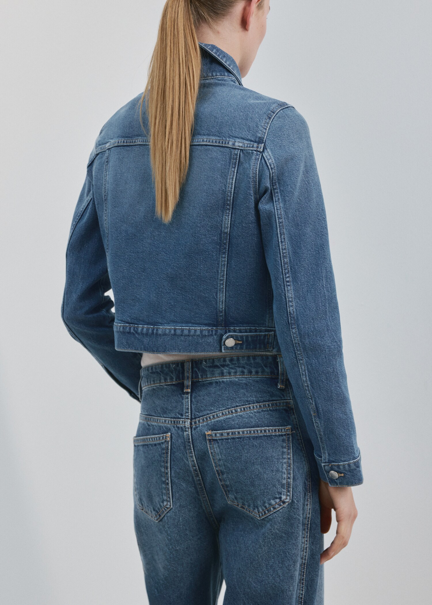Pockets denim jacket - Reverse of the article