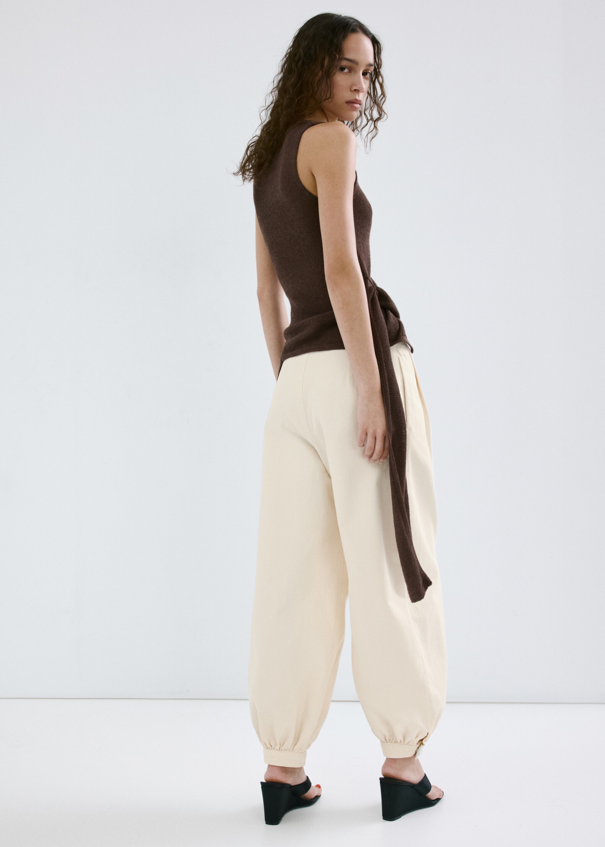 Mid-rise baggy jeans - Reverse of the article, Ecru. Ref: 27077165-00.