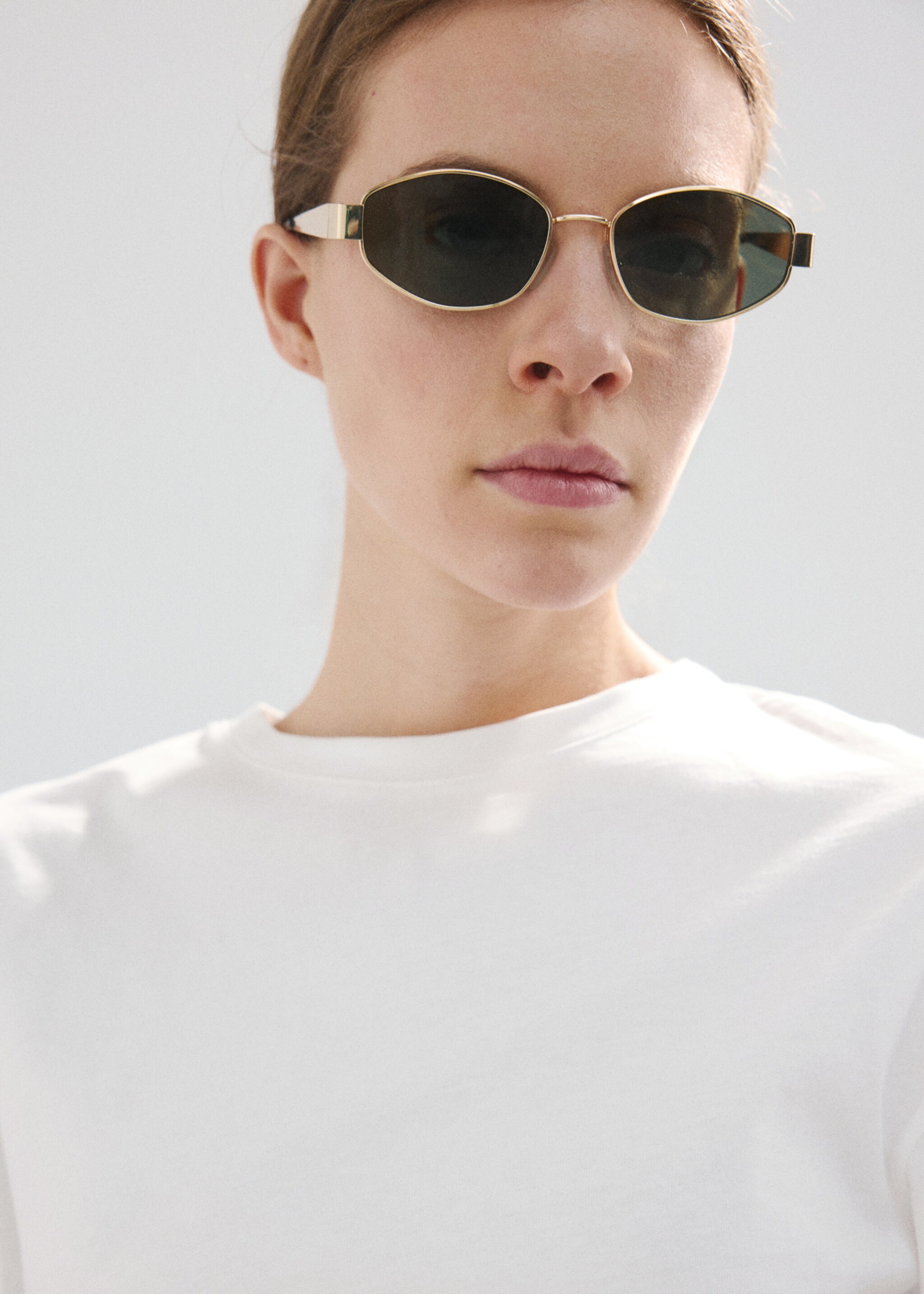 Cotton t-shirt with pucker detail - Details of the article 1, White. Ref: 27077166-00.