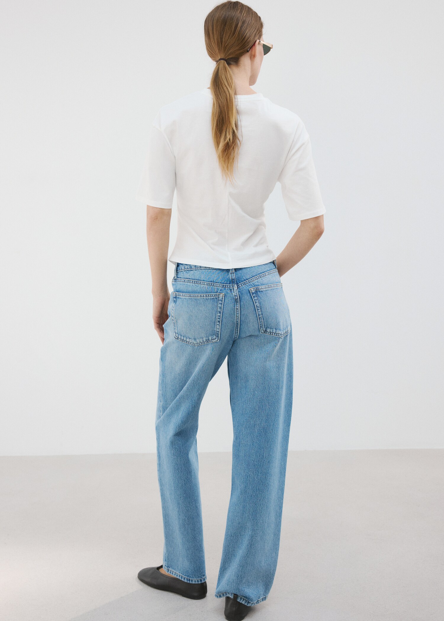 Baumwoll-T-Shirt mit Raffdetail - Rückseite des Artikels