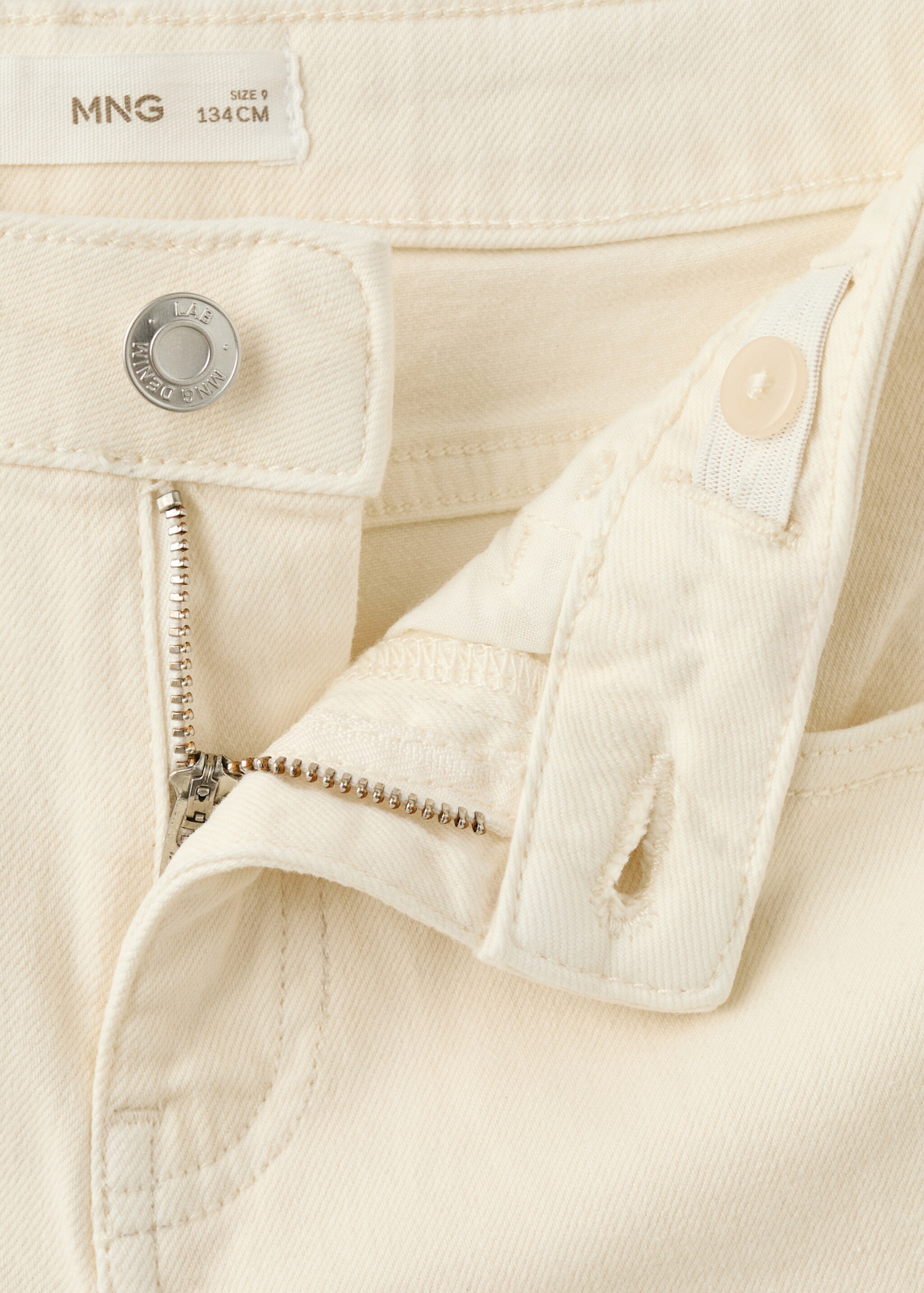 Denim shorts with turned-up hem - Details of the article 8, White. Ref: 27077780-00.