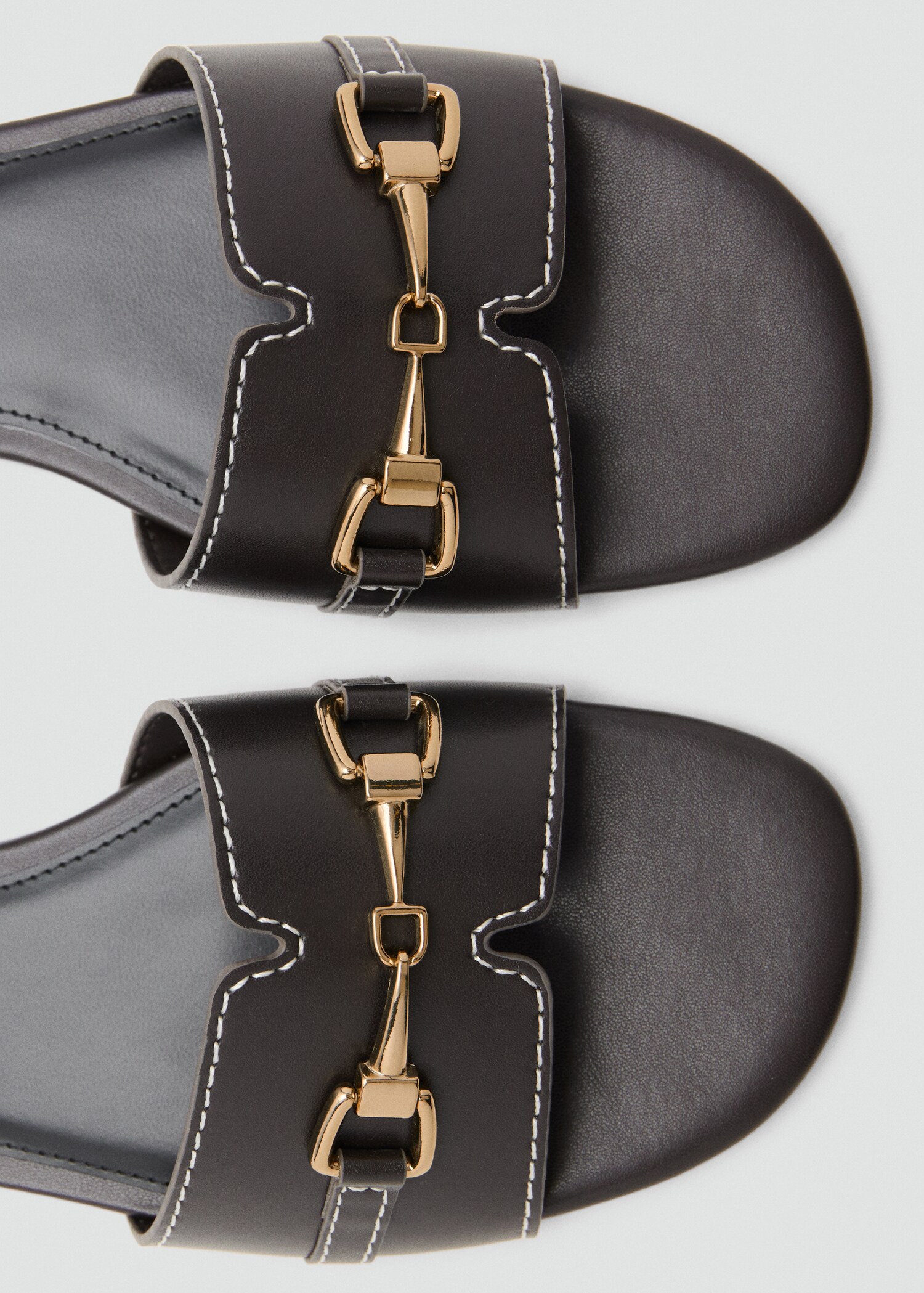Metallic detail strap sandal - Details of the article 2