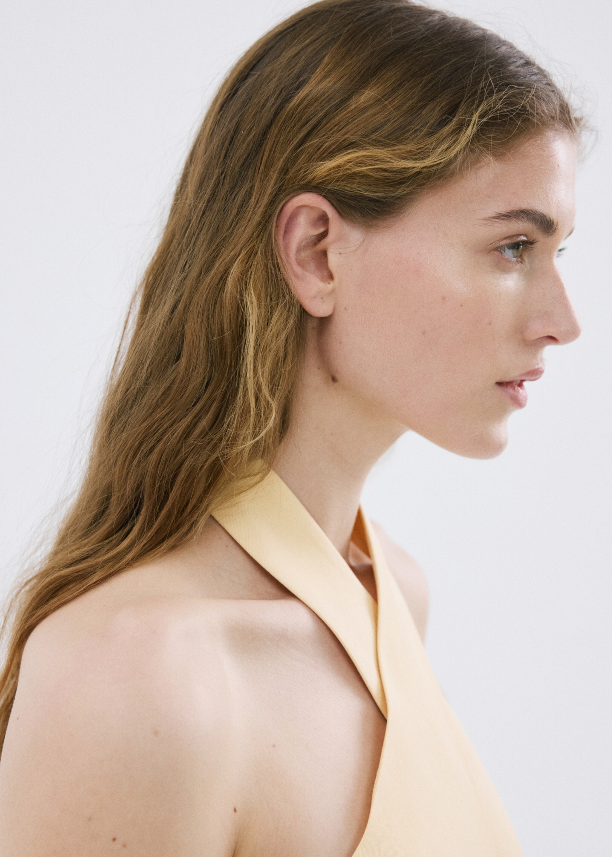 Linen buttoned top - Details of the article 1, Yellow. Ref: 27077789-00.