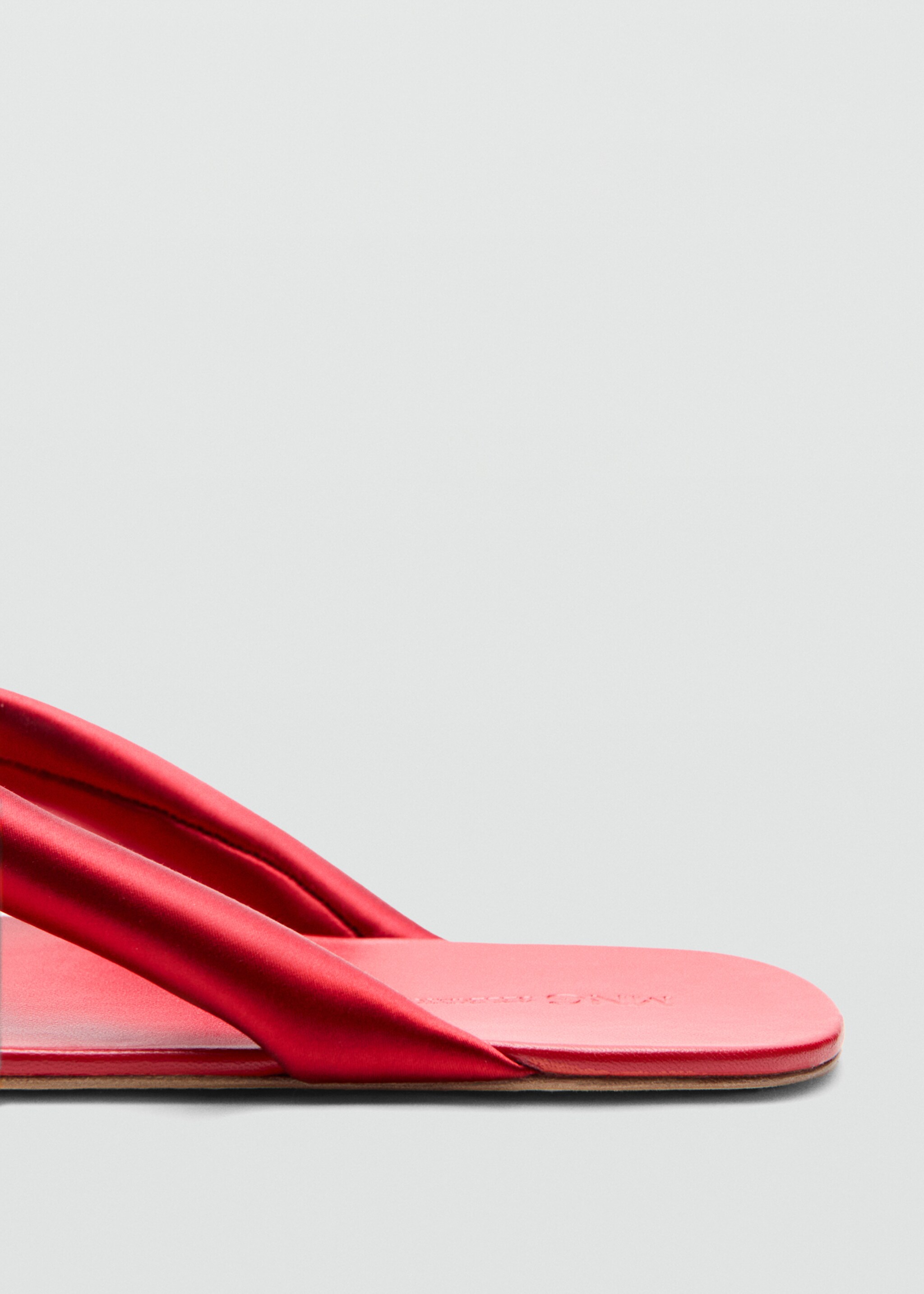 Кожаные сандалии со стегаными ремешками - Деталь изделия 1, Красный. Ref: 27077790-00.