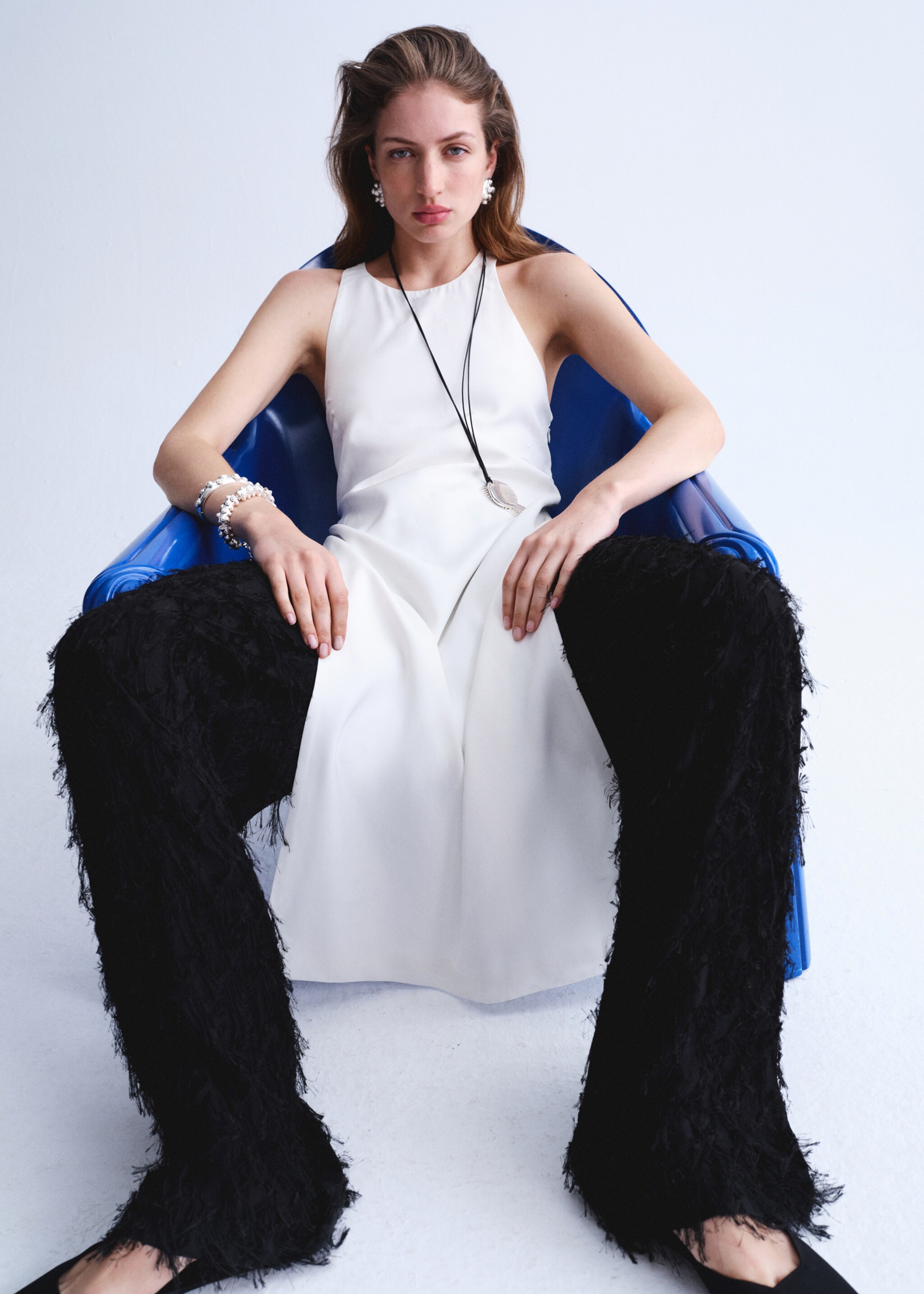 Long blouse with open back - Details of the article 1, Off White. Ref: 27077798-00.