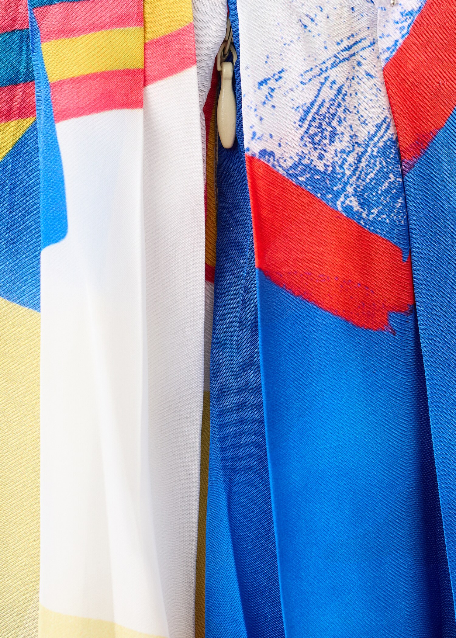 Asymmetrical printed skirt - Details of the article 0