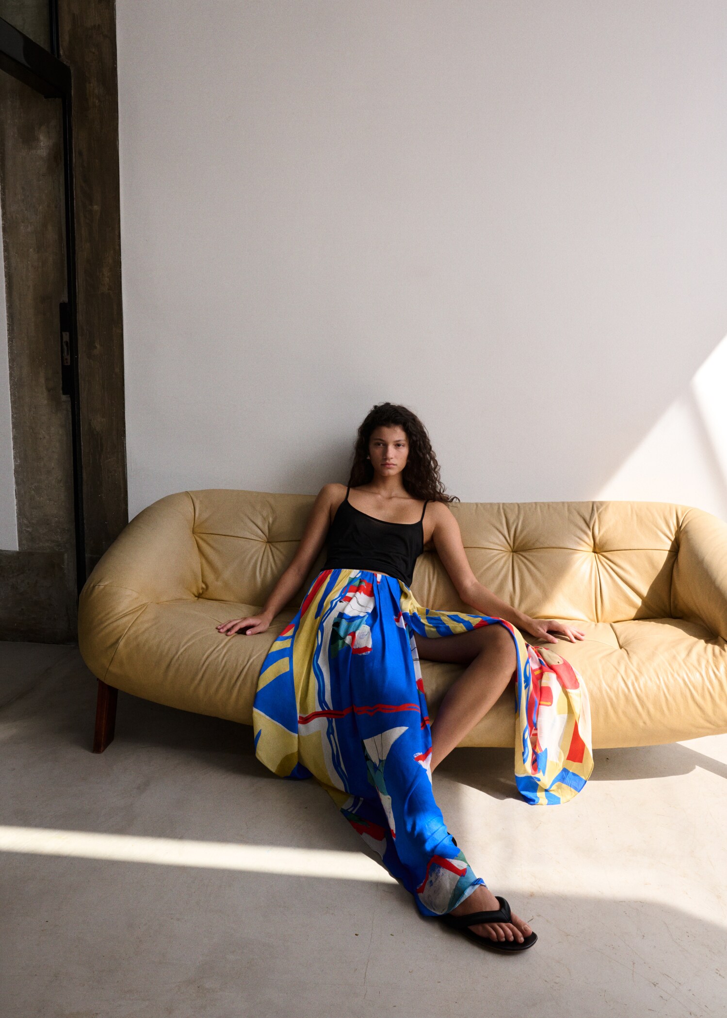 Asymmetrical printed skirt - Details of the article 1