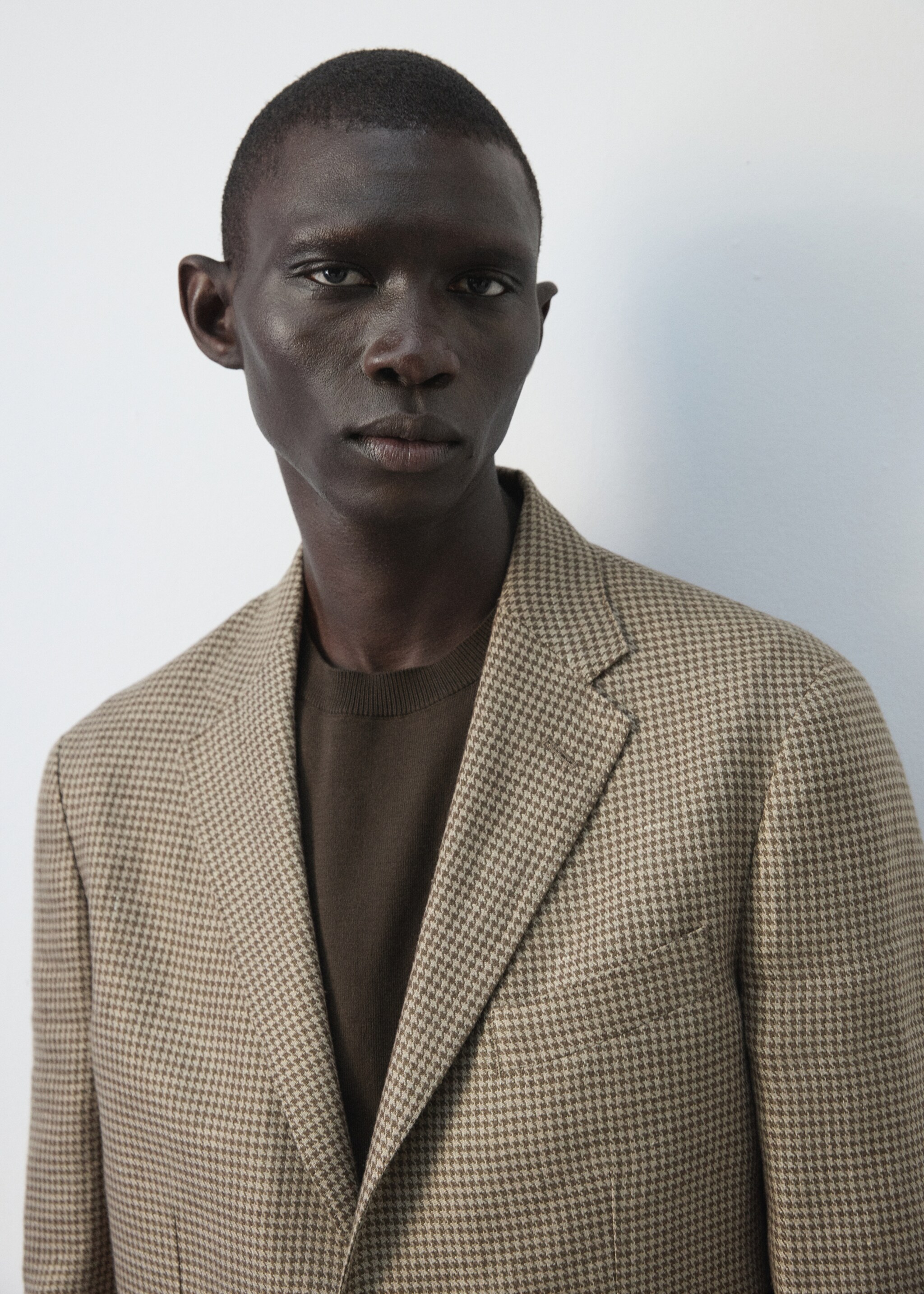 سترة من الكتان 100% مع جيوب مرقعة - تفاصيل المنتج 1, بني. Ref: 27077891-00.