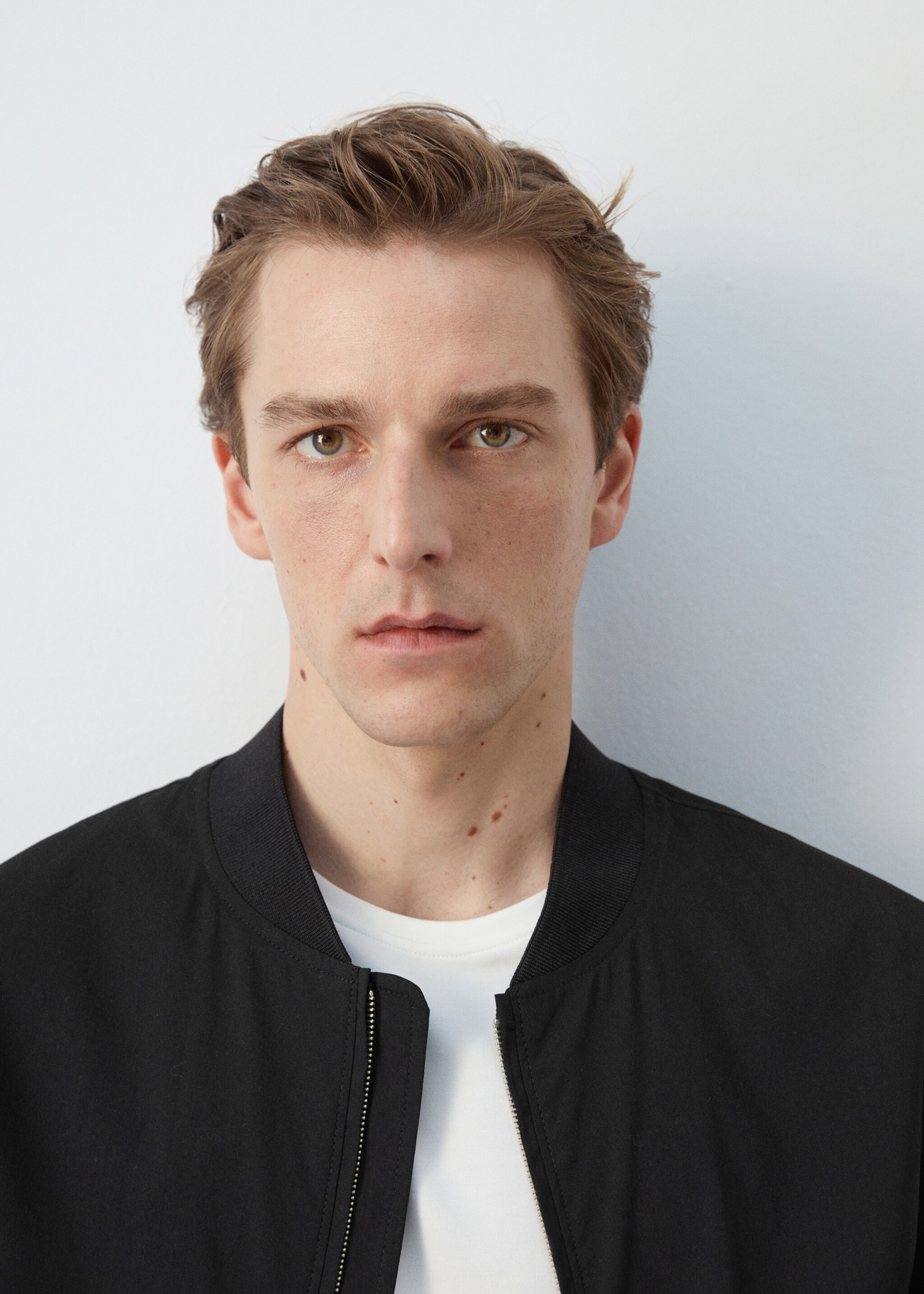 Straight lyocell bomber - Details of the article 1, Black. Ref: 27077893-00.