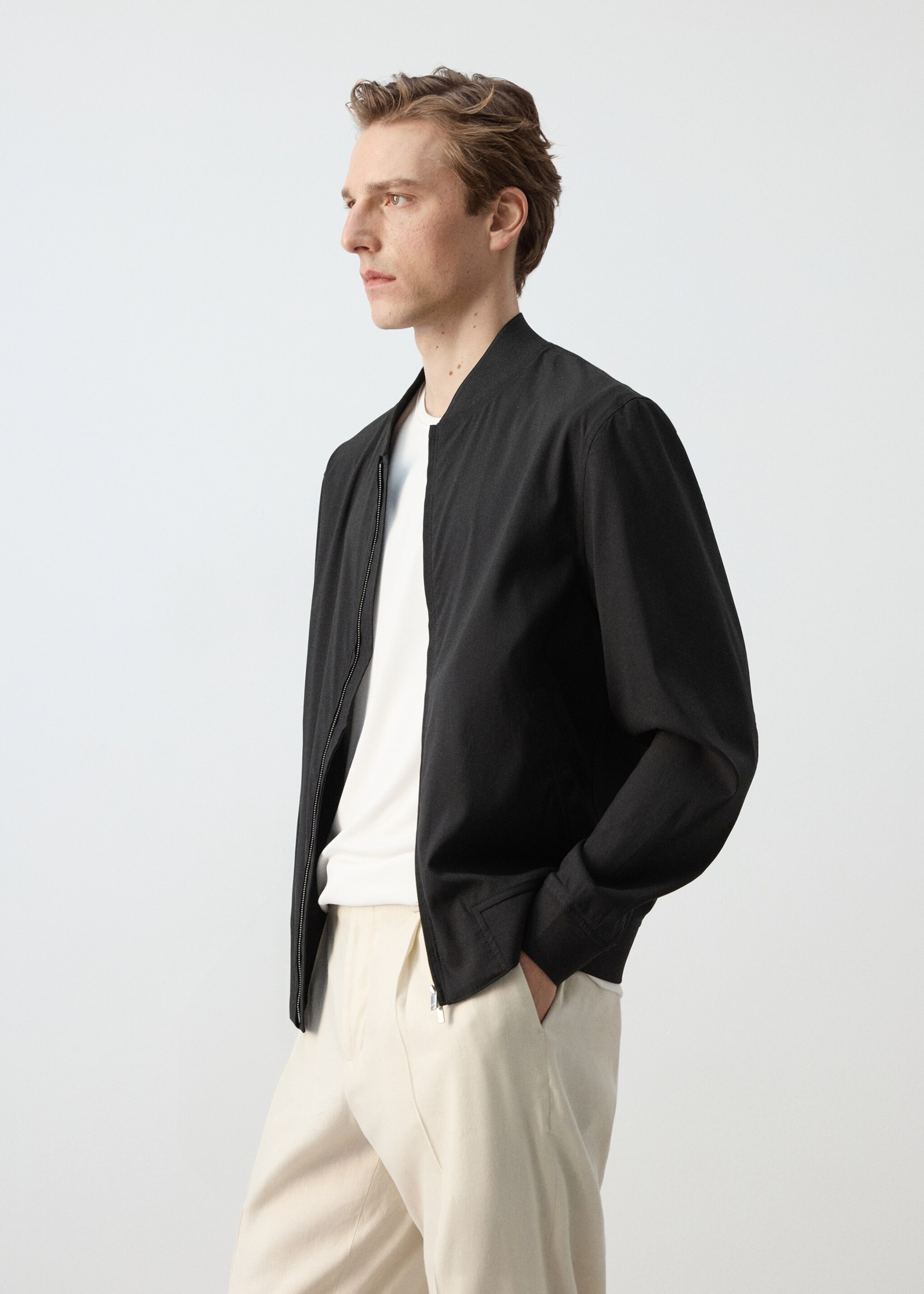 Straight lyocell bomber - Details of the article 2, Black. Ref: 27077893-00.