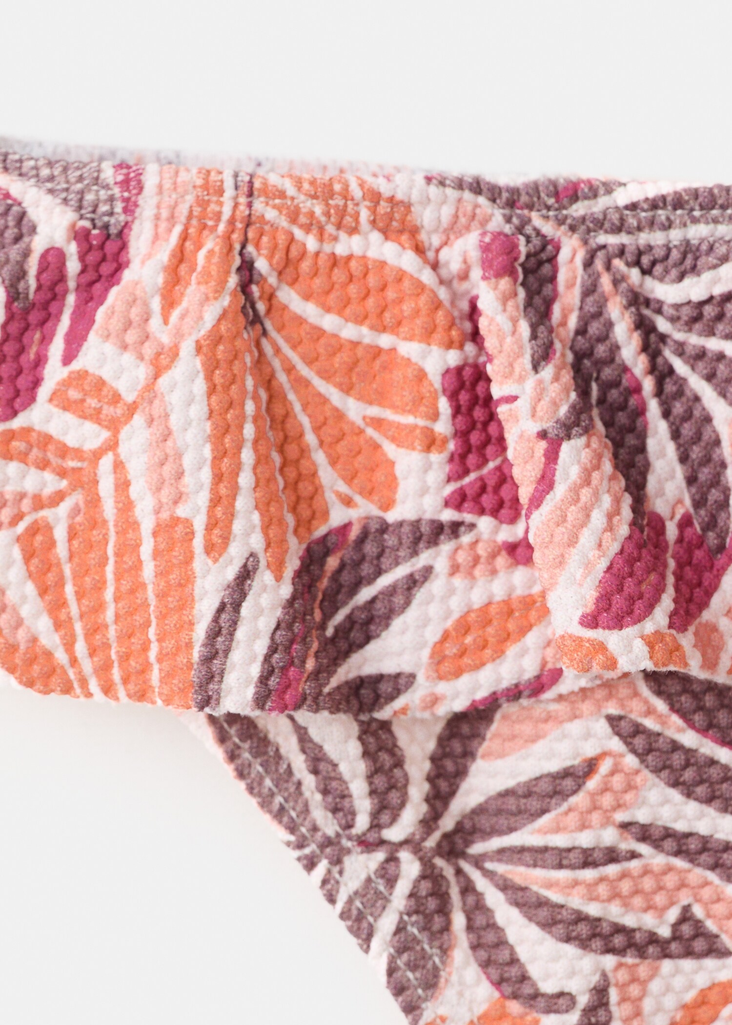 Bikini bottoms with ruffles - Details of the article 8