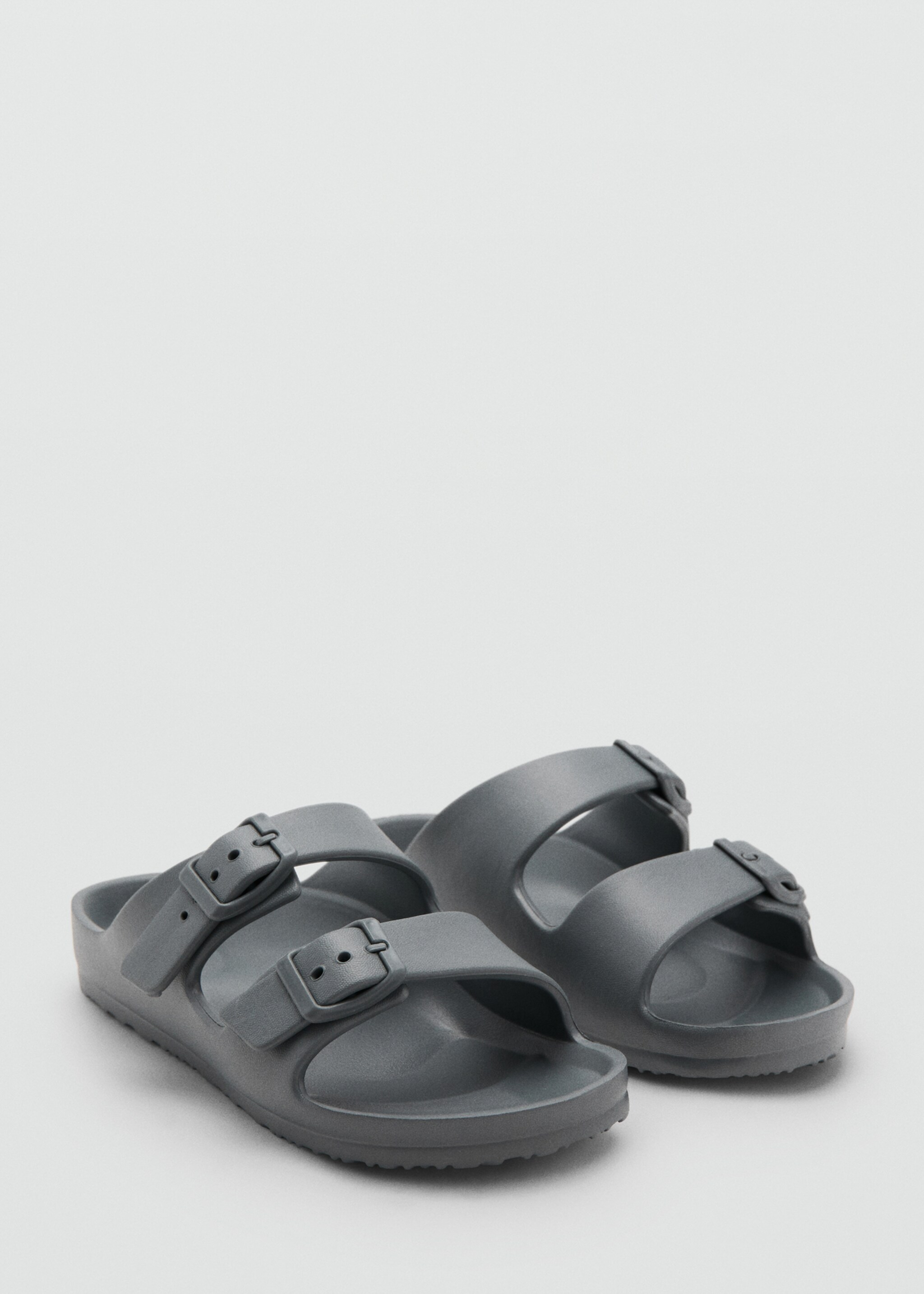 Sandalia engomada hebillas - Plano medio, Gris antracita. Ref: 27077901-00.