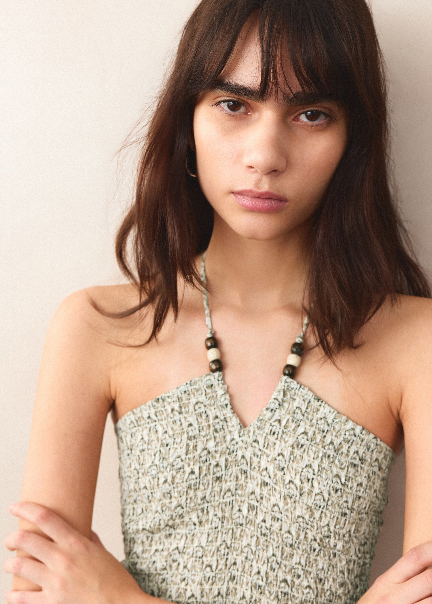 Vestido com rufos e gola halter - Pormenor do artigo 1