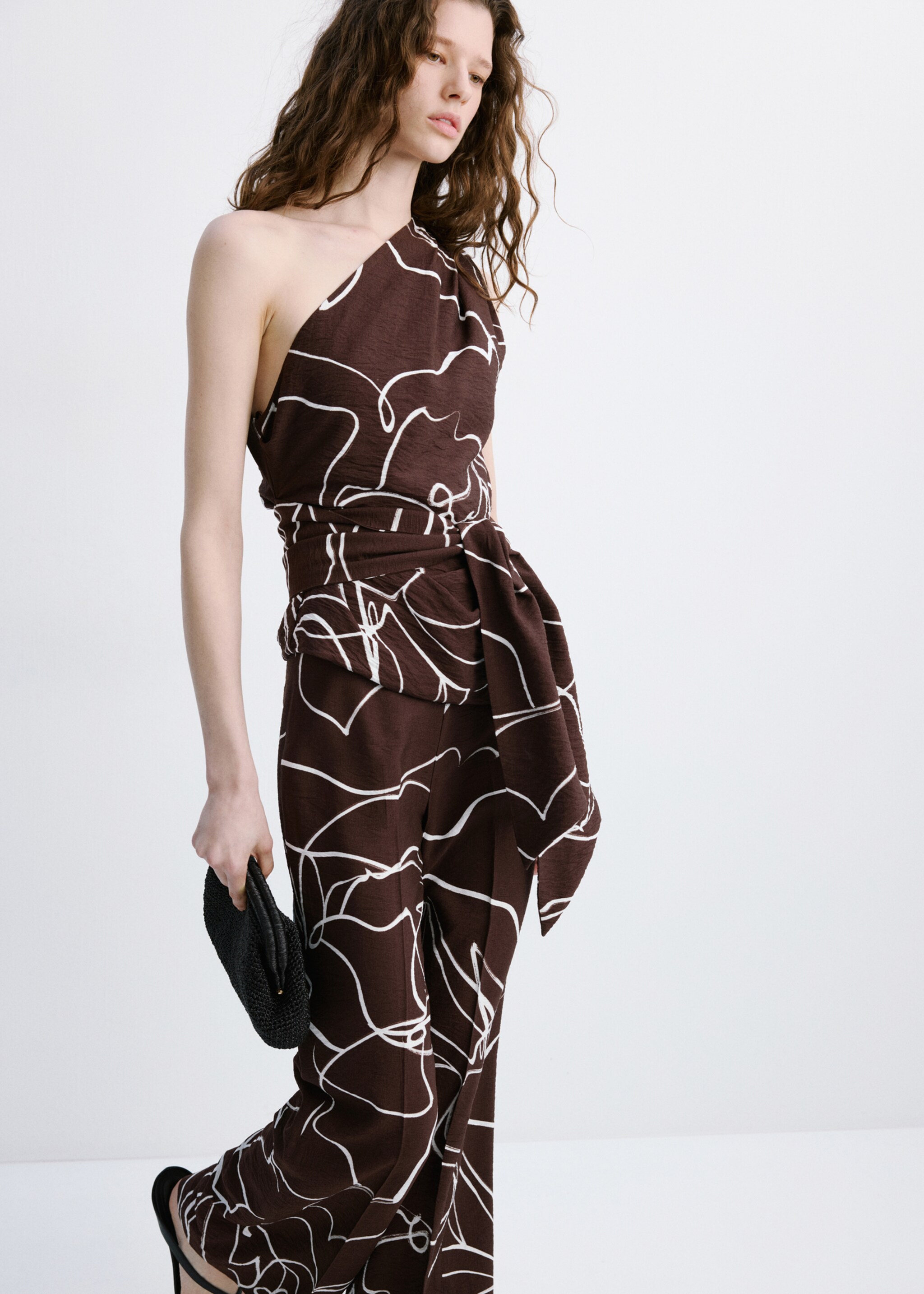 Asymmetric printed top - Medium plane, Brown. Ref: 27077940-00.