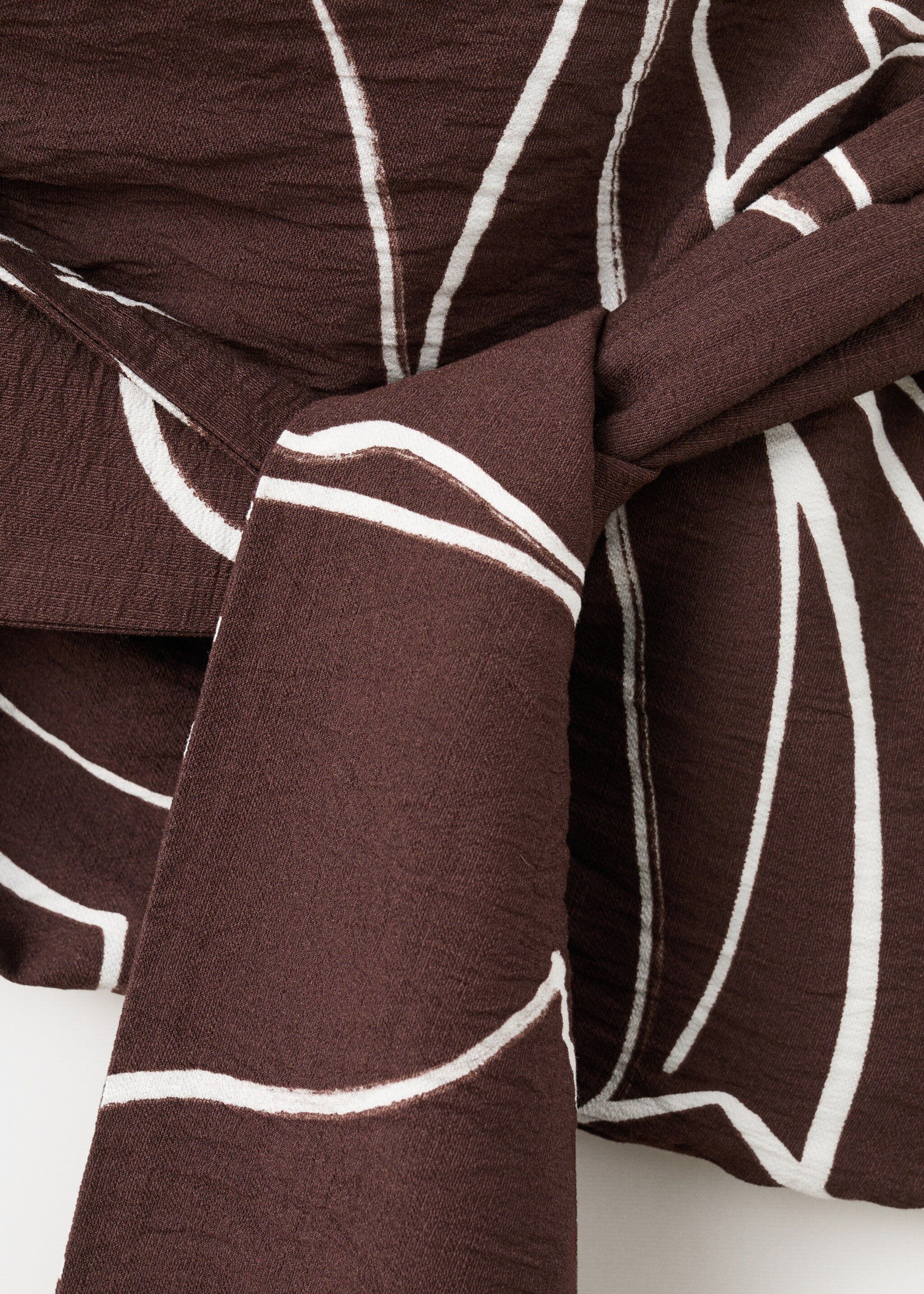 Asymmetric printed top - Details of the article 8, Brown. Ref: 27077940-00.