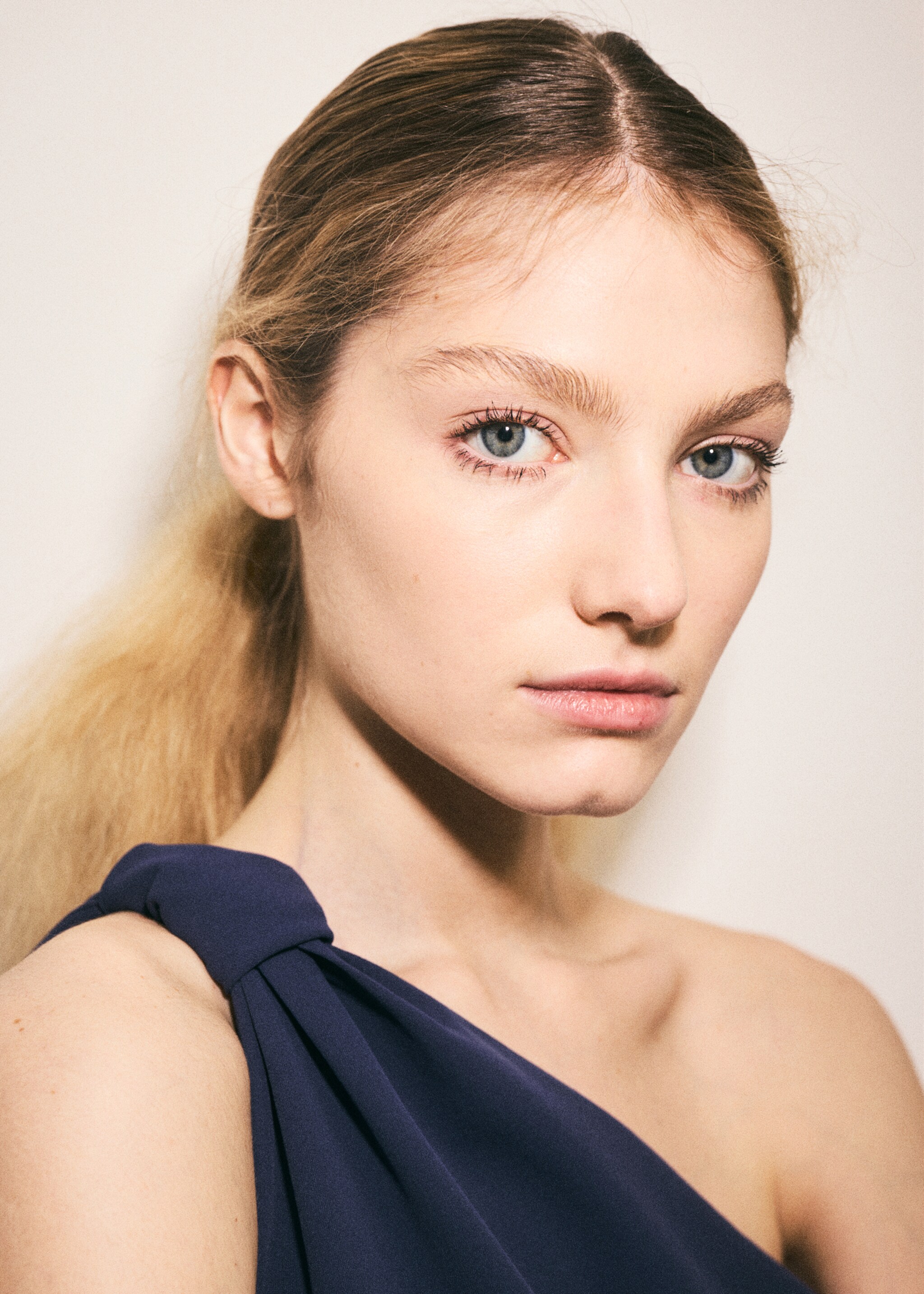 Long jumpsuit with knot - Details of the article 1, Ink Blue. Ref: 27078661-00.