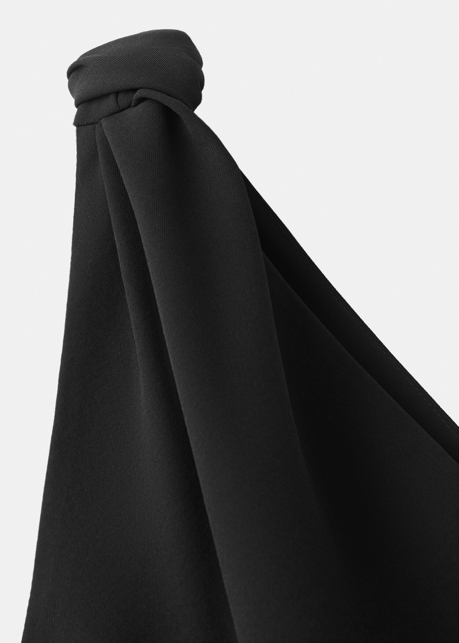 Long jumpsuit with knot - Details of the article 0