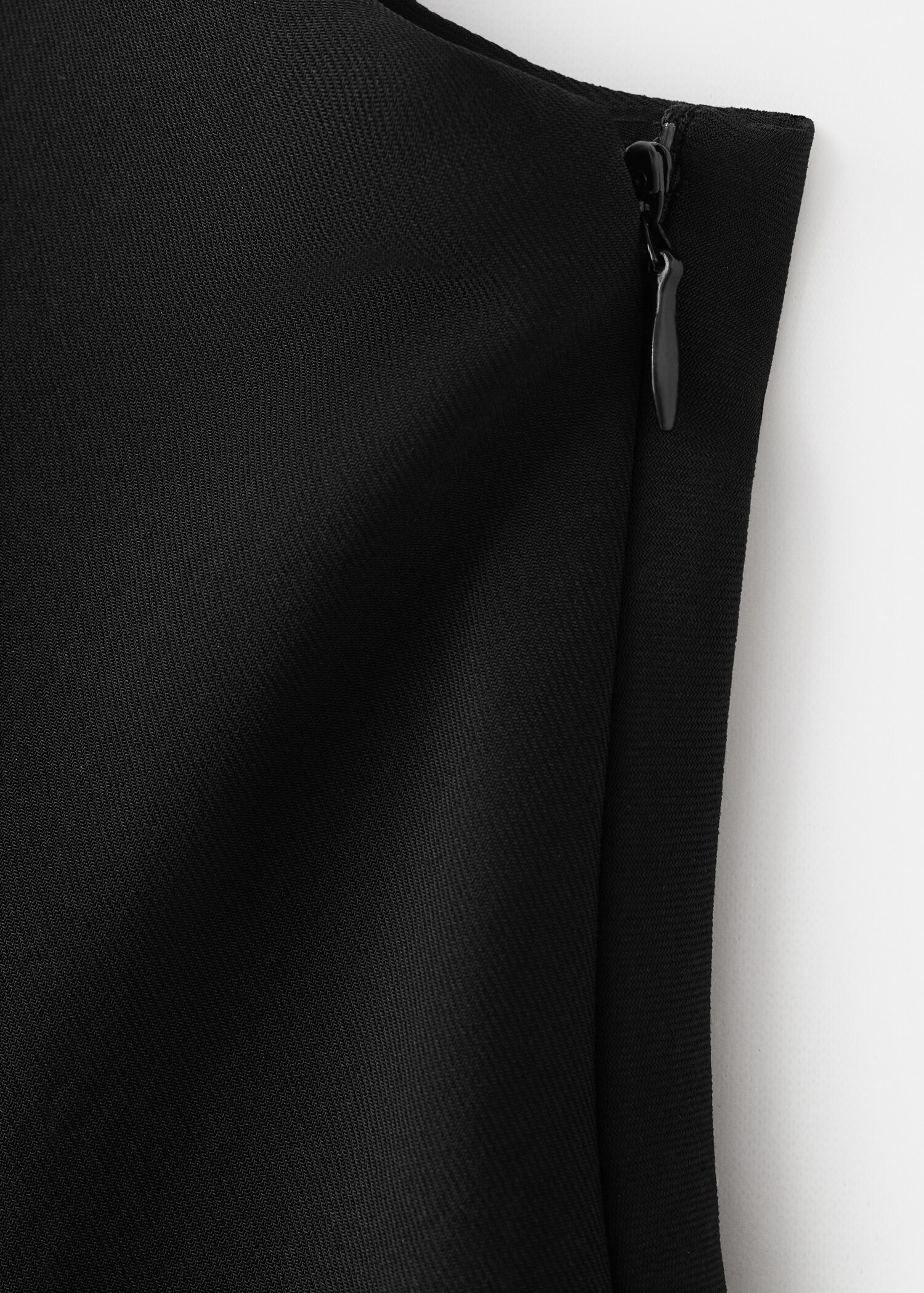 Long jumpsuit with knot - Details of the article 8