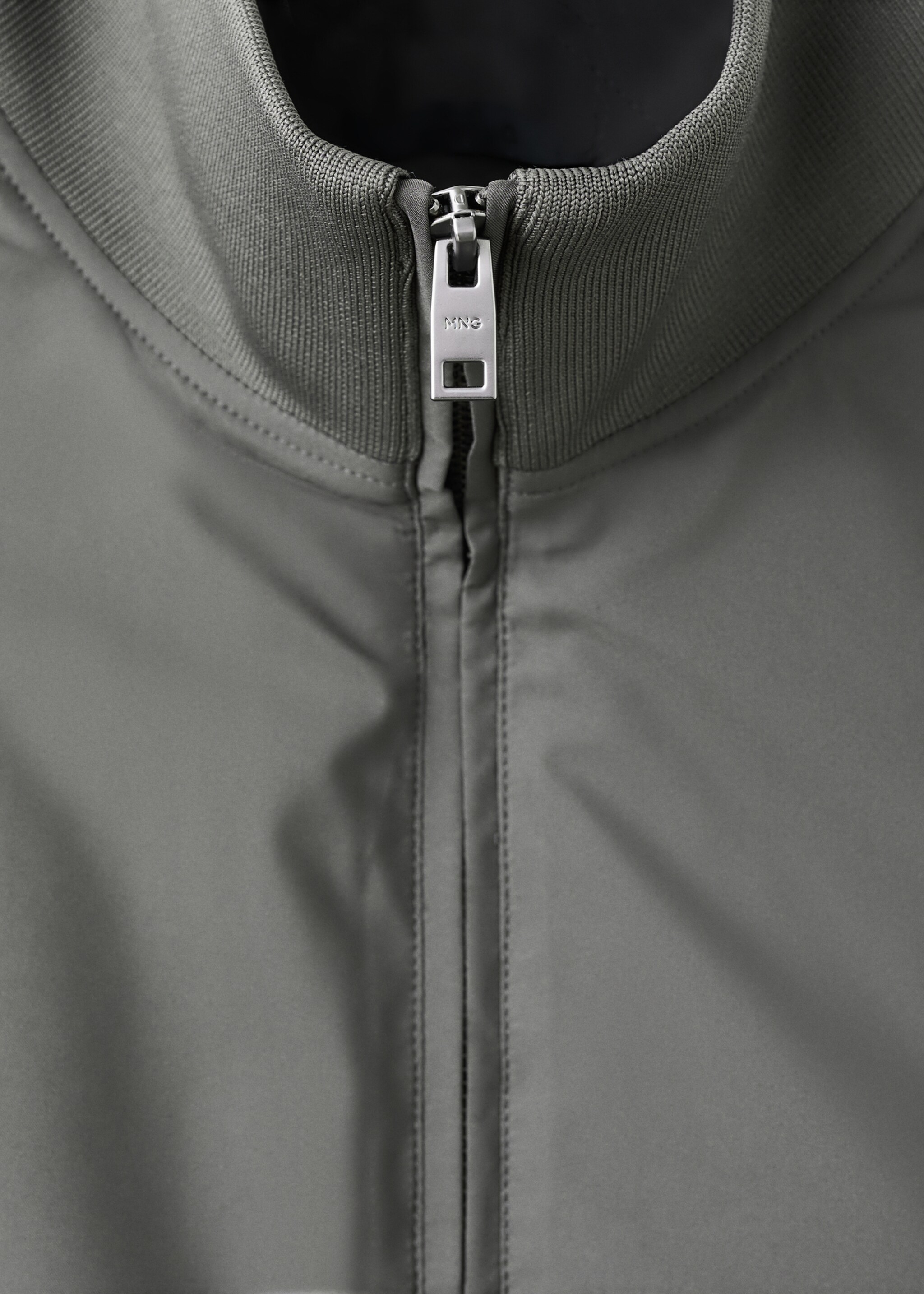 Waistcoat ches - Details of the article 8, Grey. Ref: 27081172-00.