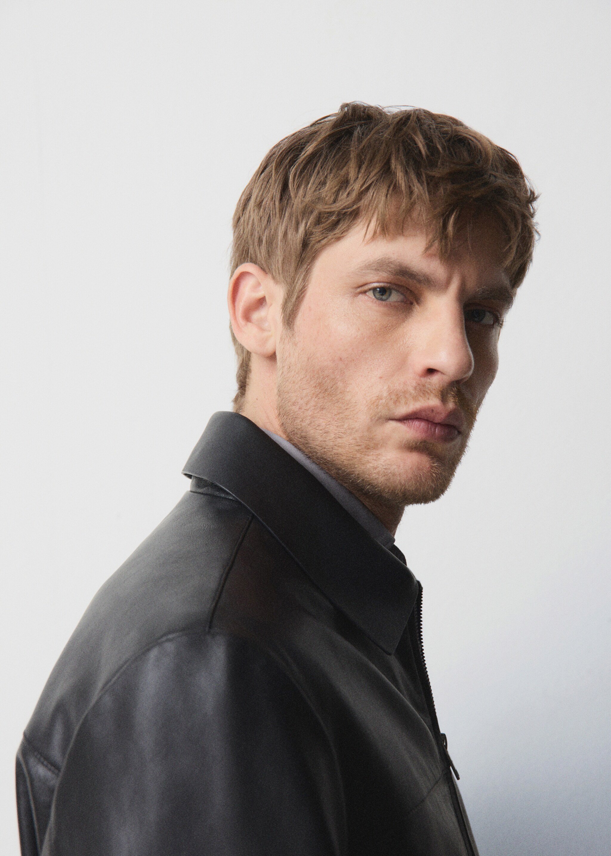 Blouson 100 % cuir poches - Détail de l'article 5, Noir. Ref: 27081175-00.