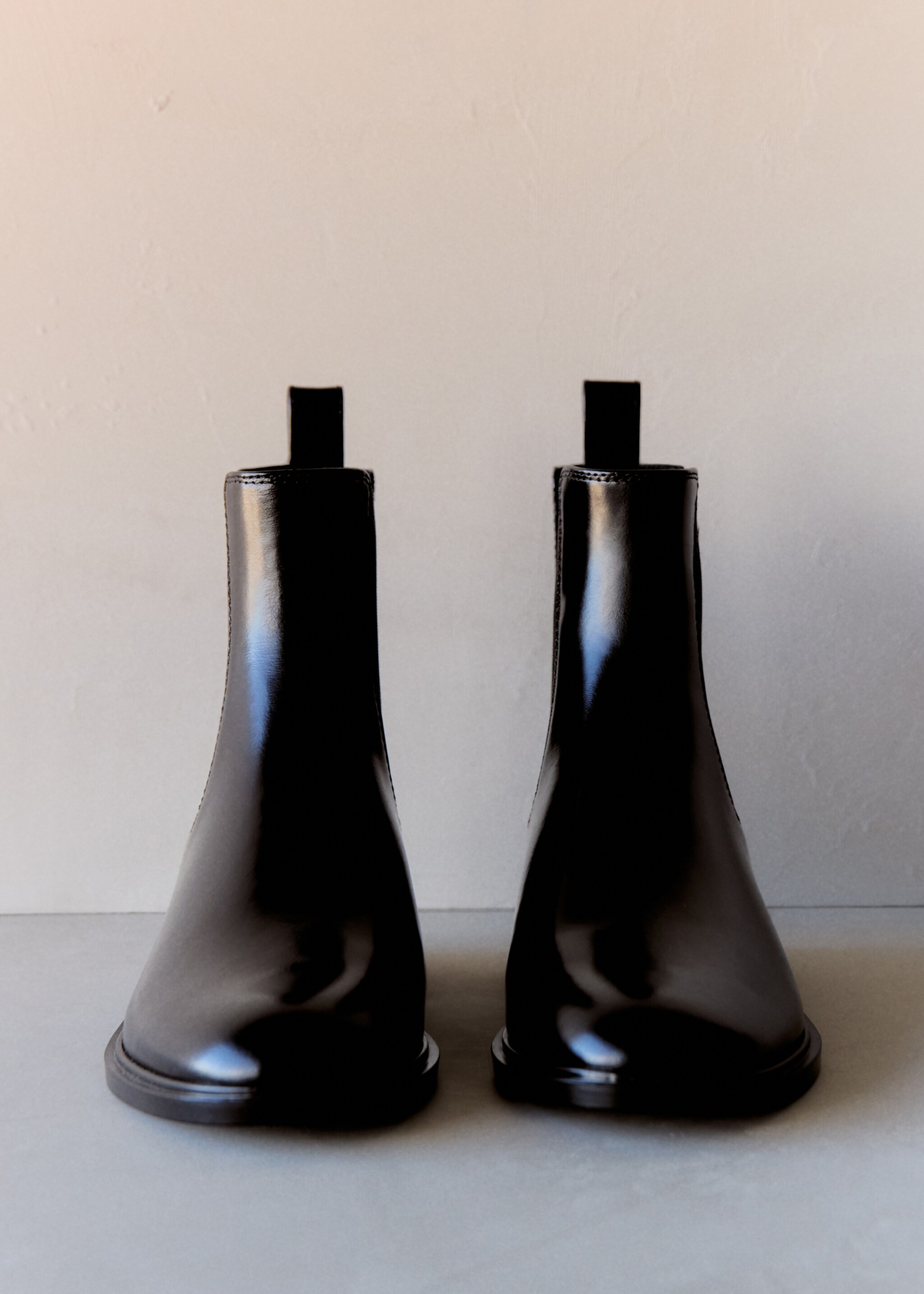 Bottines en cuir à empiècements élastiques - Détail de l'article 5, Noir. Ref: 27081198-00.