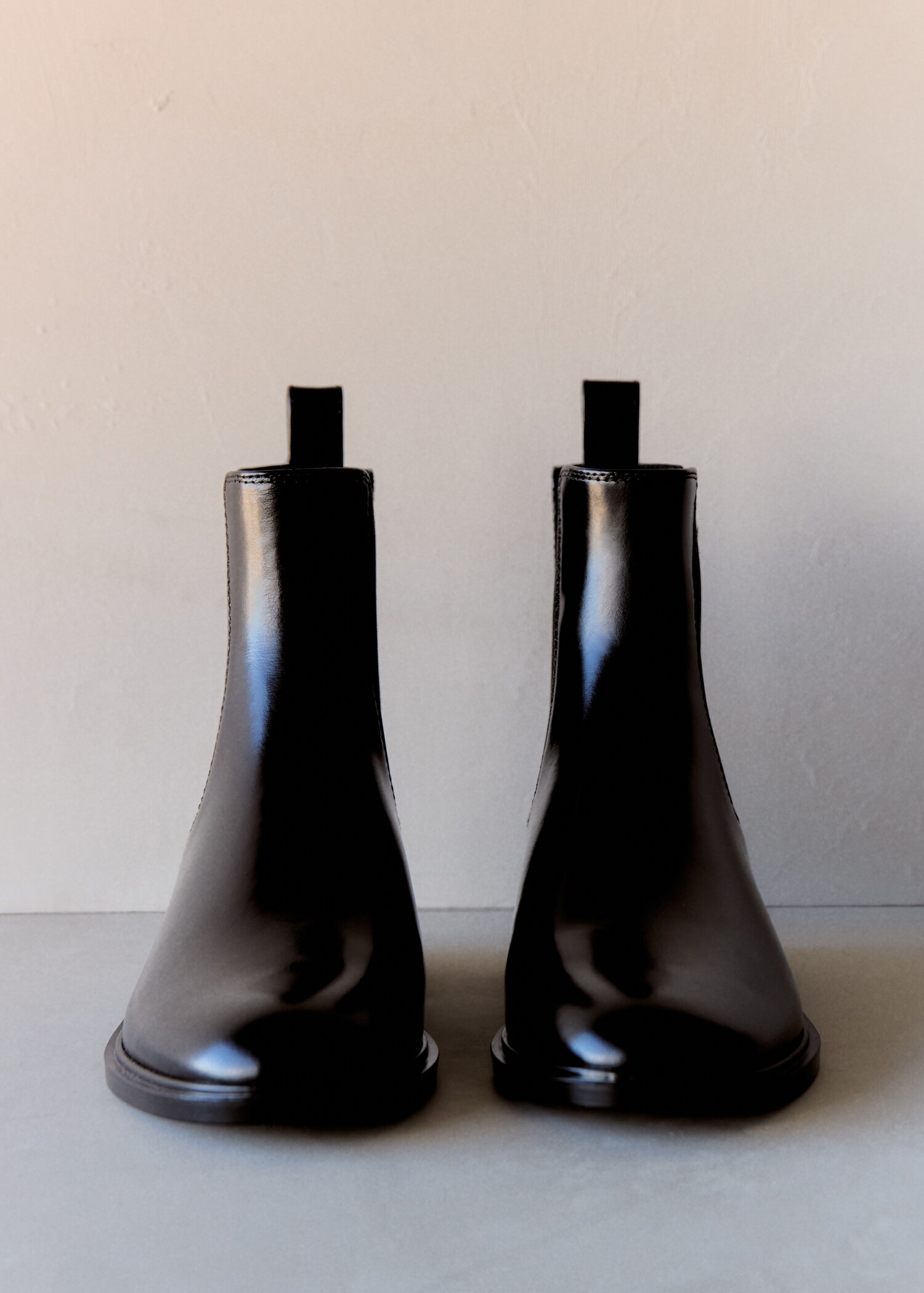 Elastic panels leather ankle boots - Details of the article 5