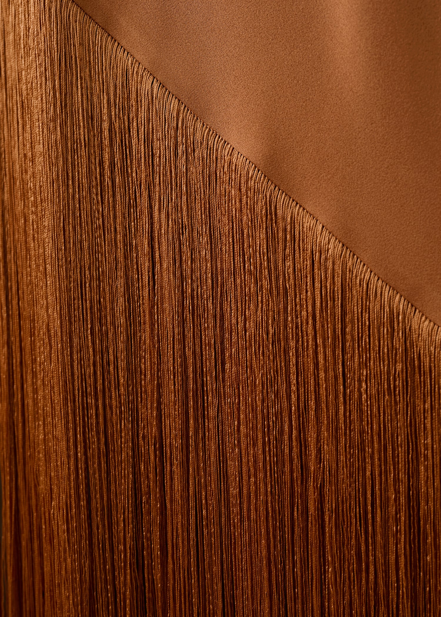 Asymmetrische satijnen jurk met franjes - Detail van het artikel 0