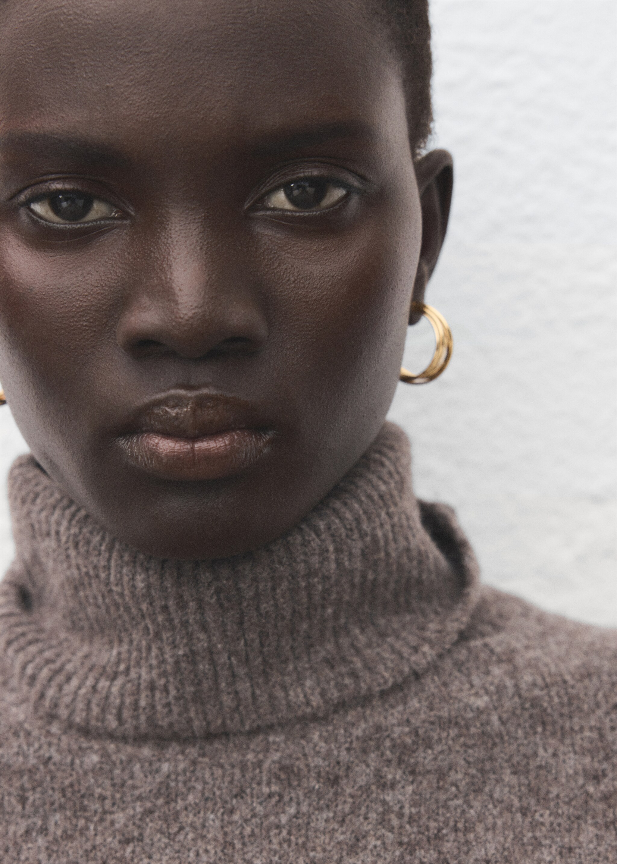 Knitted turtleneck dress - Details of the article 1, Medium Brown. Ref: 27081215-00.