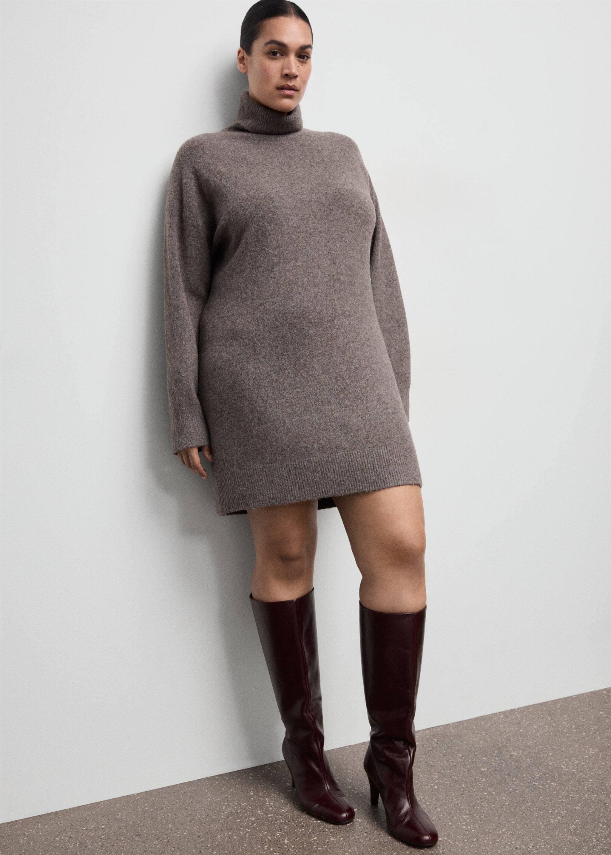 Knitted turtleneck dress - Details of the article 3, Medium Brown. Ref: 27081215-00.