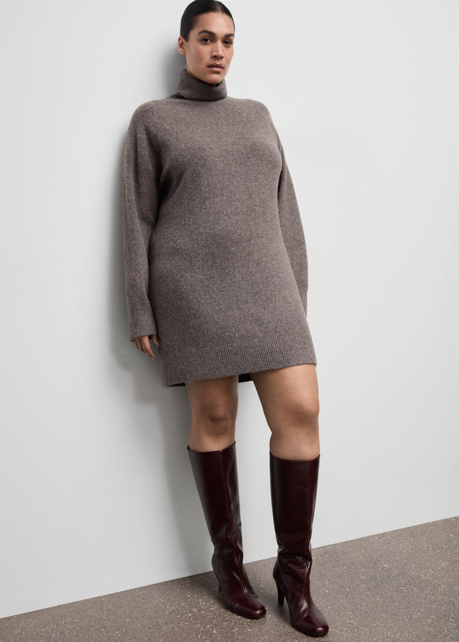 Knitted turtleneck dress - Details of the article 3