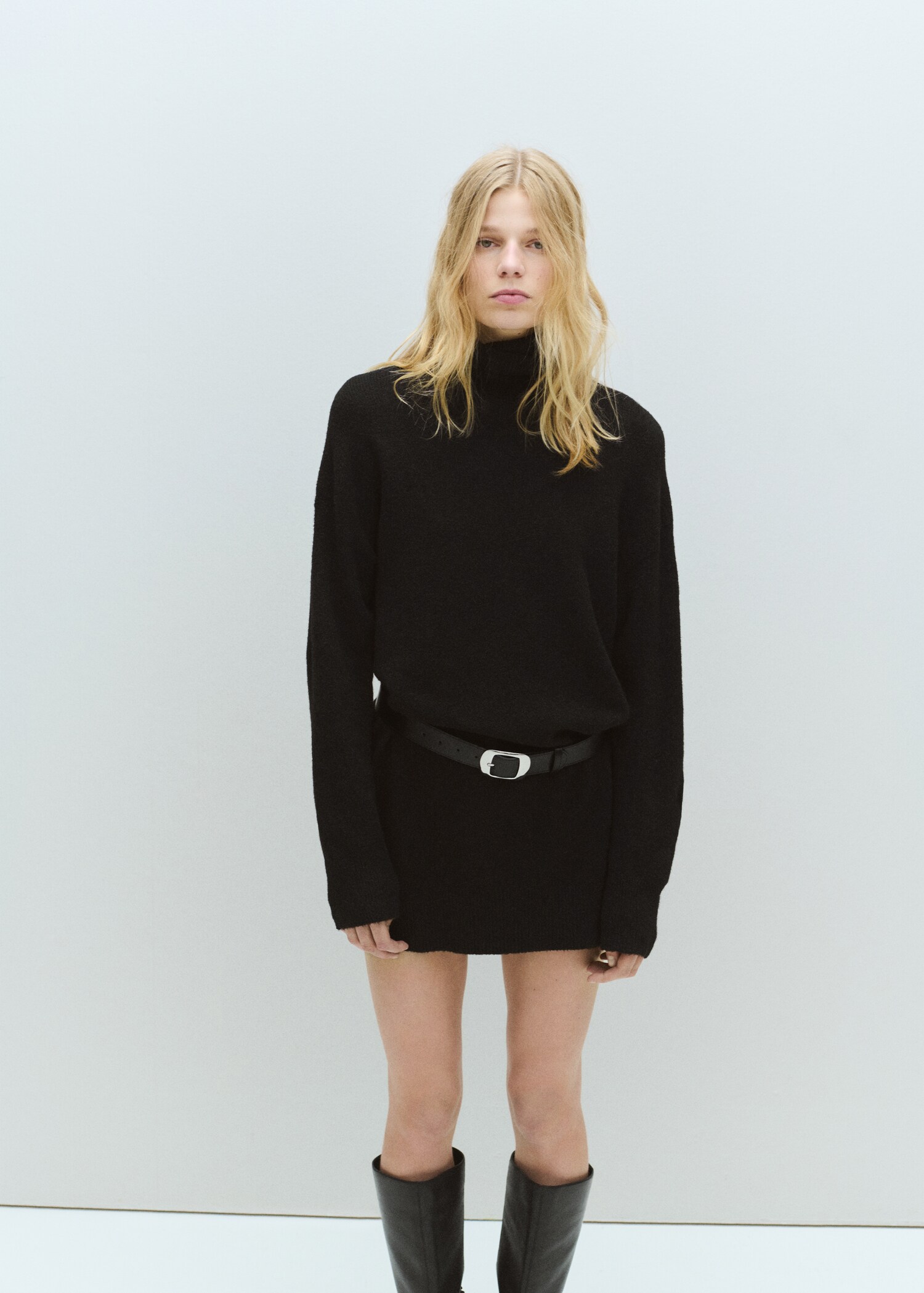 Knitted turtleneck dress - Medium plane