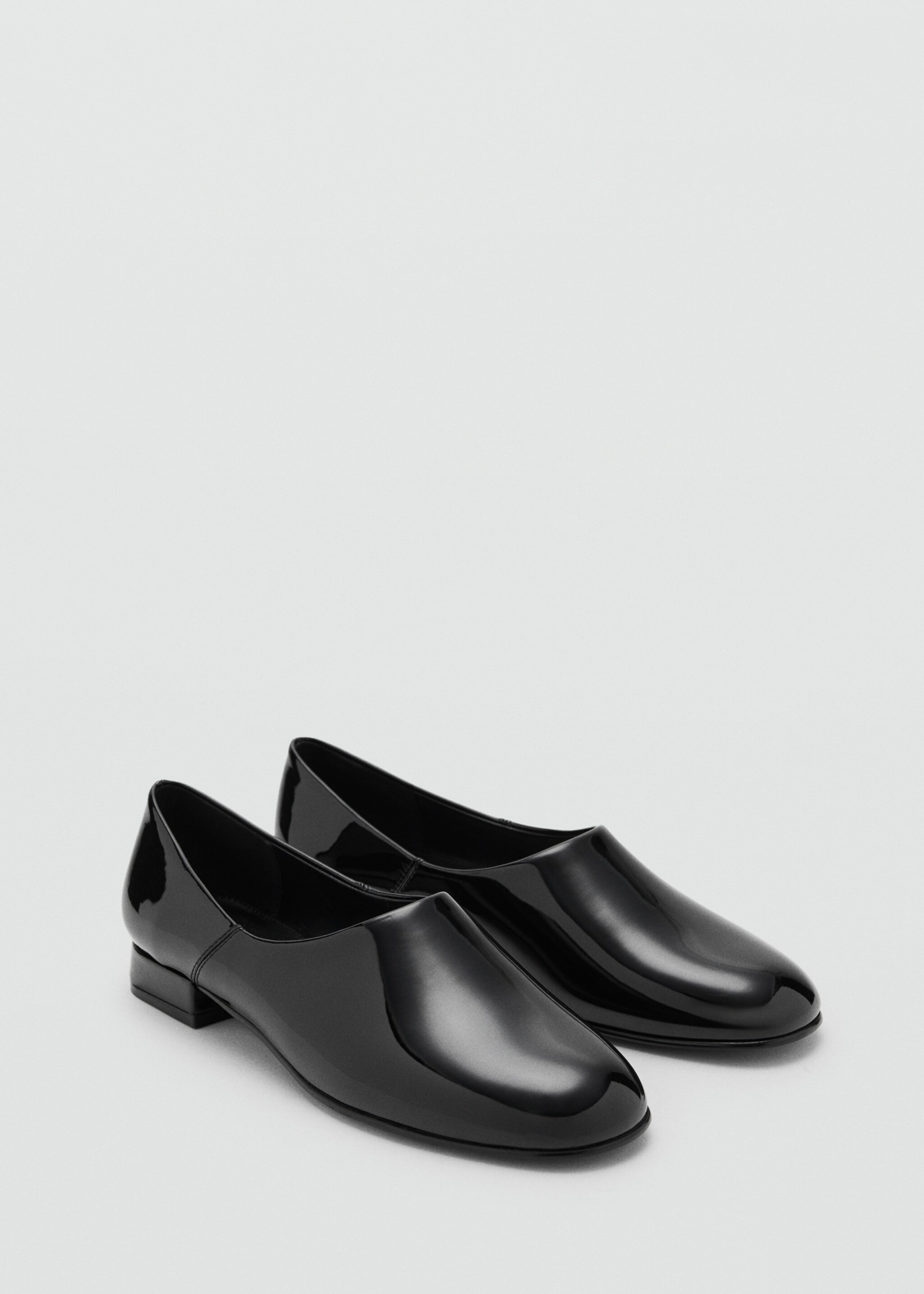 Patent leather flat shoe - Medium plane, Black. Ref: 27081216-00.