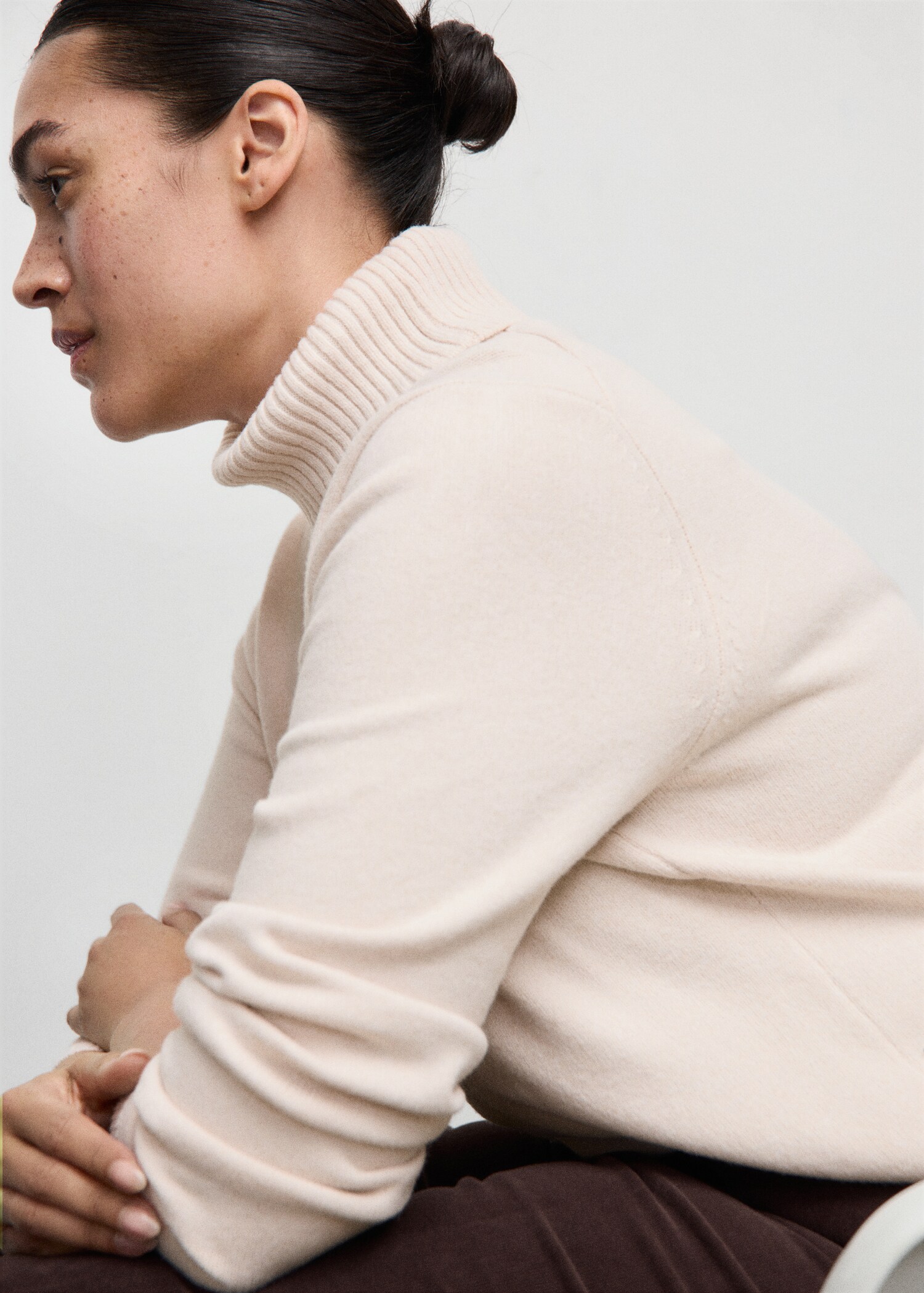 Turtleneck knitted sweater - Details of the article 4