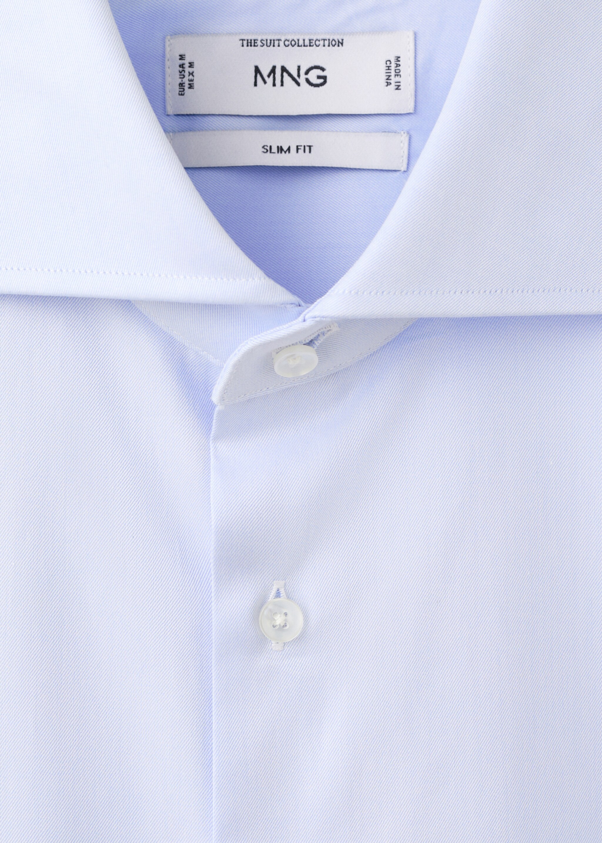 Chemise de costume slim fit en tissu twill - Détail de l'article 8, Bleu ciel. Ref: 27081229-00.