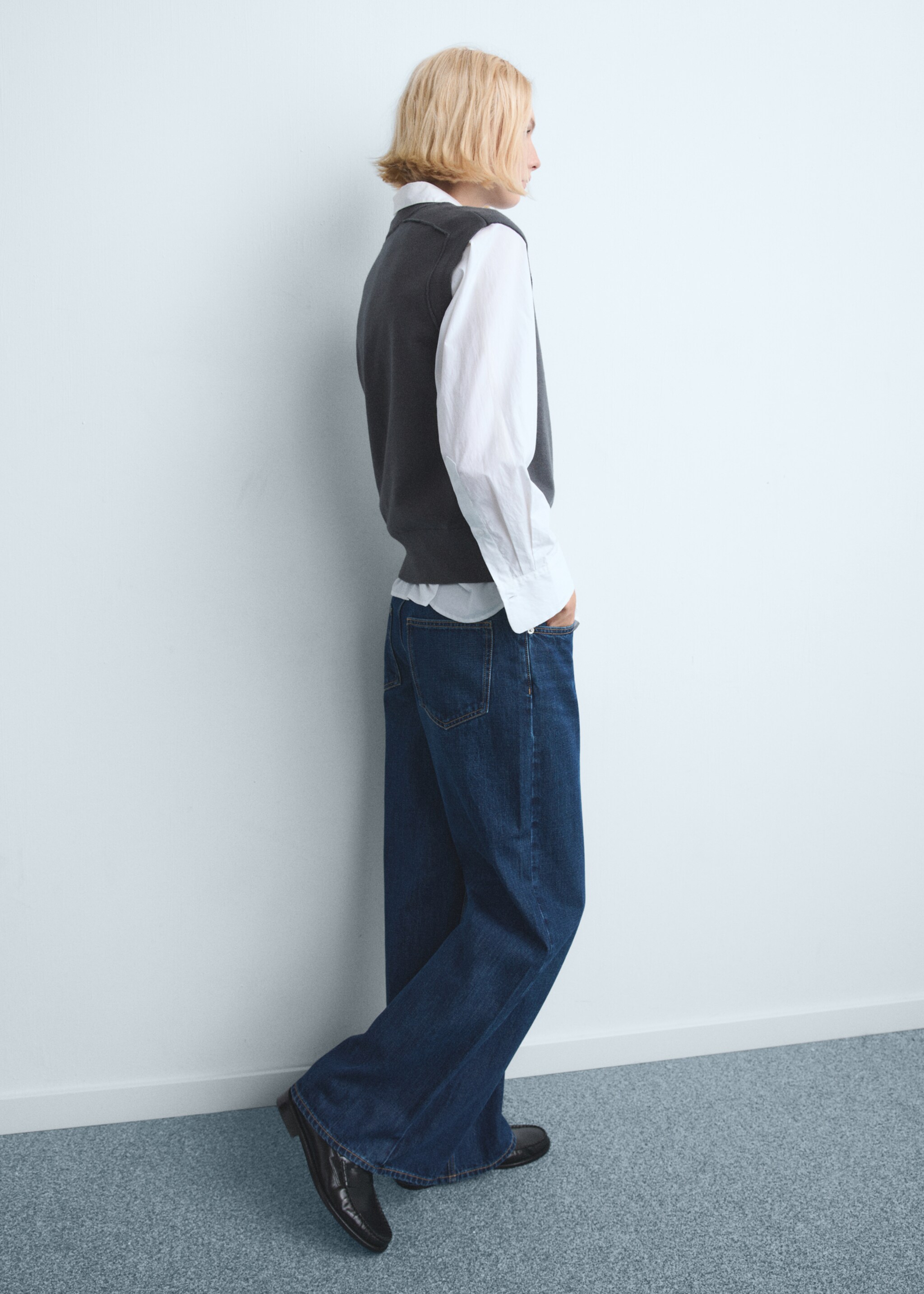 Low-rise wide-leg jeans - Details of the article 2, Dark Blue. Ref: 27081230-00.