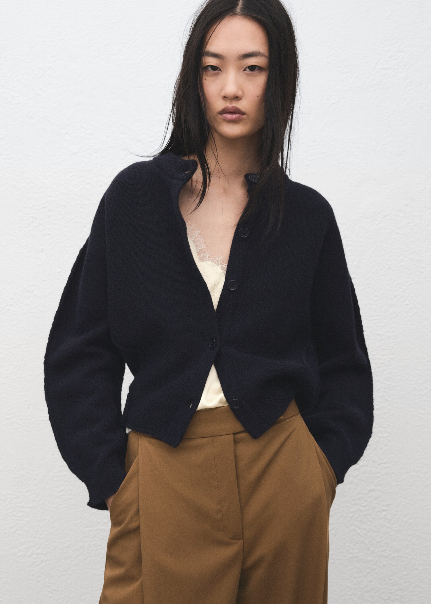 Pleated wide leg trousers - Details of the article 1