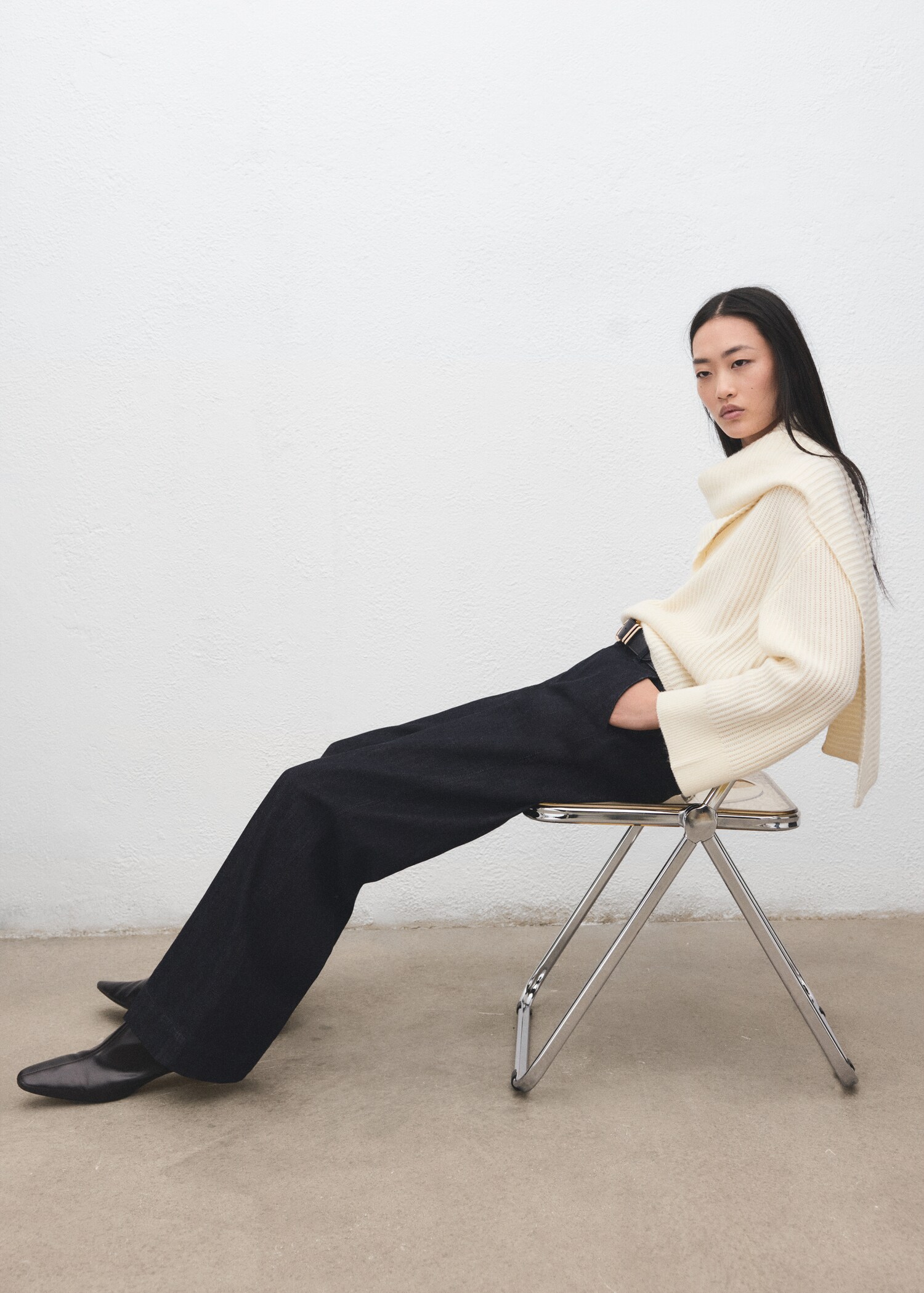 Wide-leg denim trousers - Details of the article 2