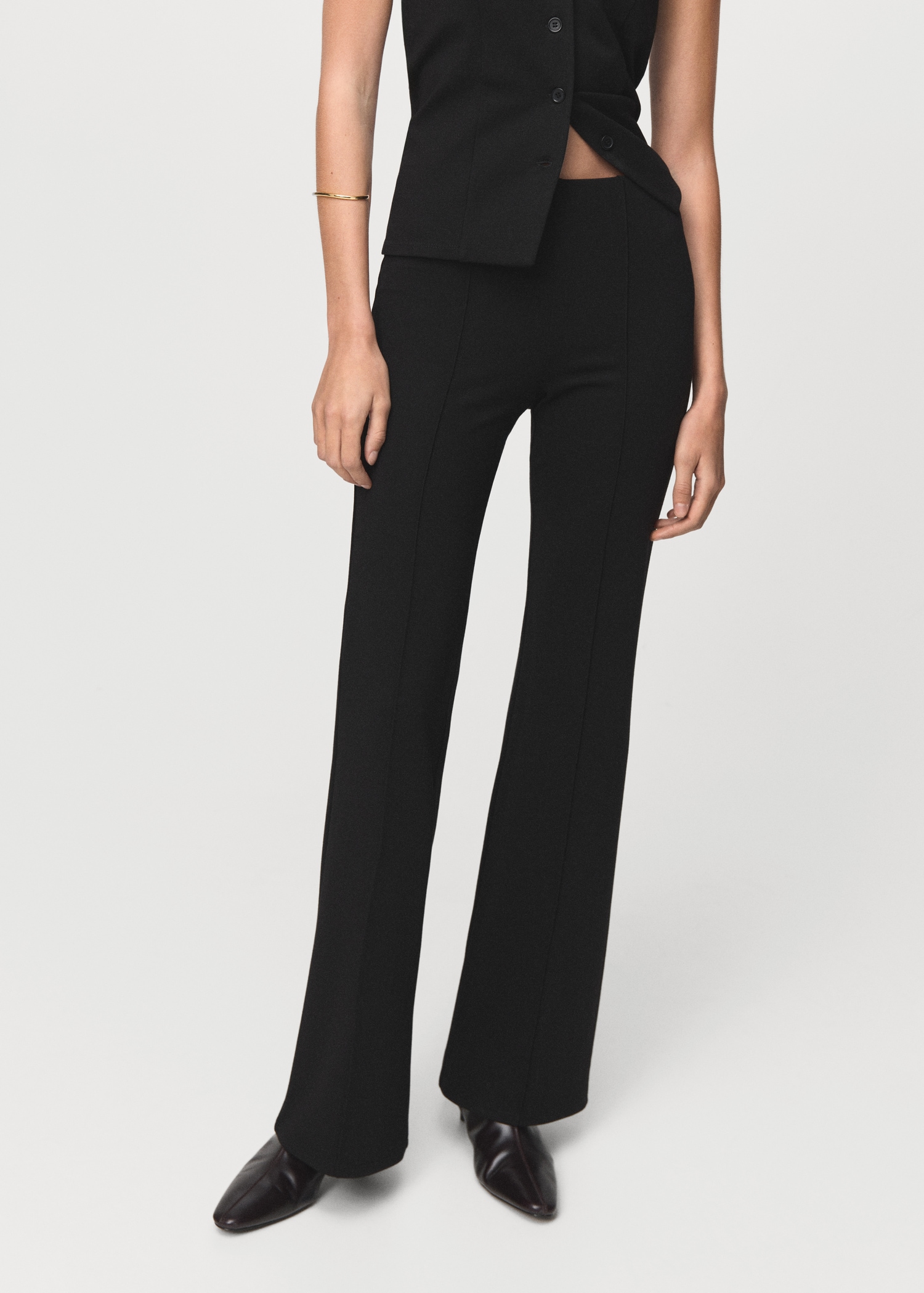 Leggings detalle costuras - Plano medio