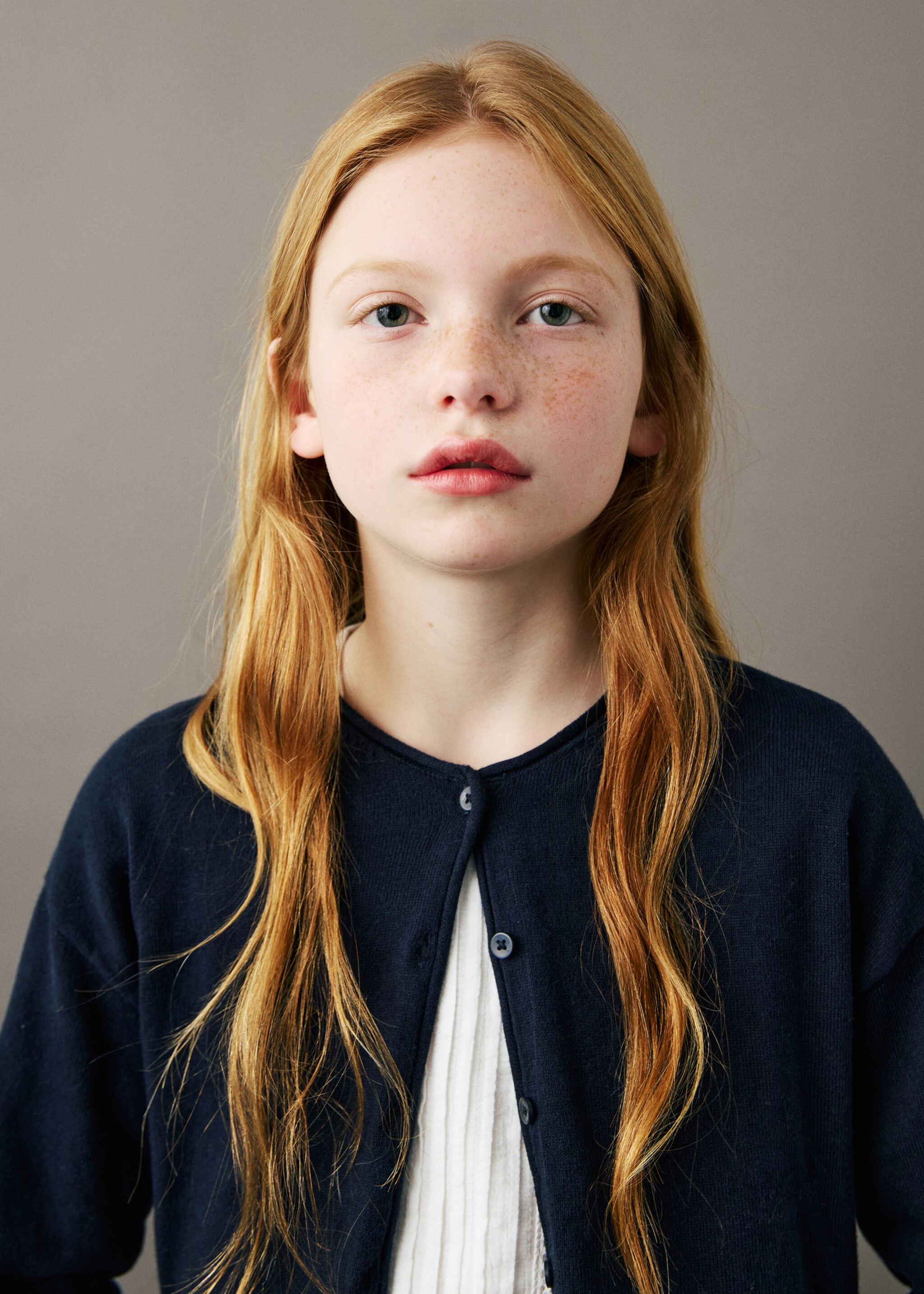 Long sleeves knit cardigan - Details of the article 1, Navy. Ref: 27081252-00.