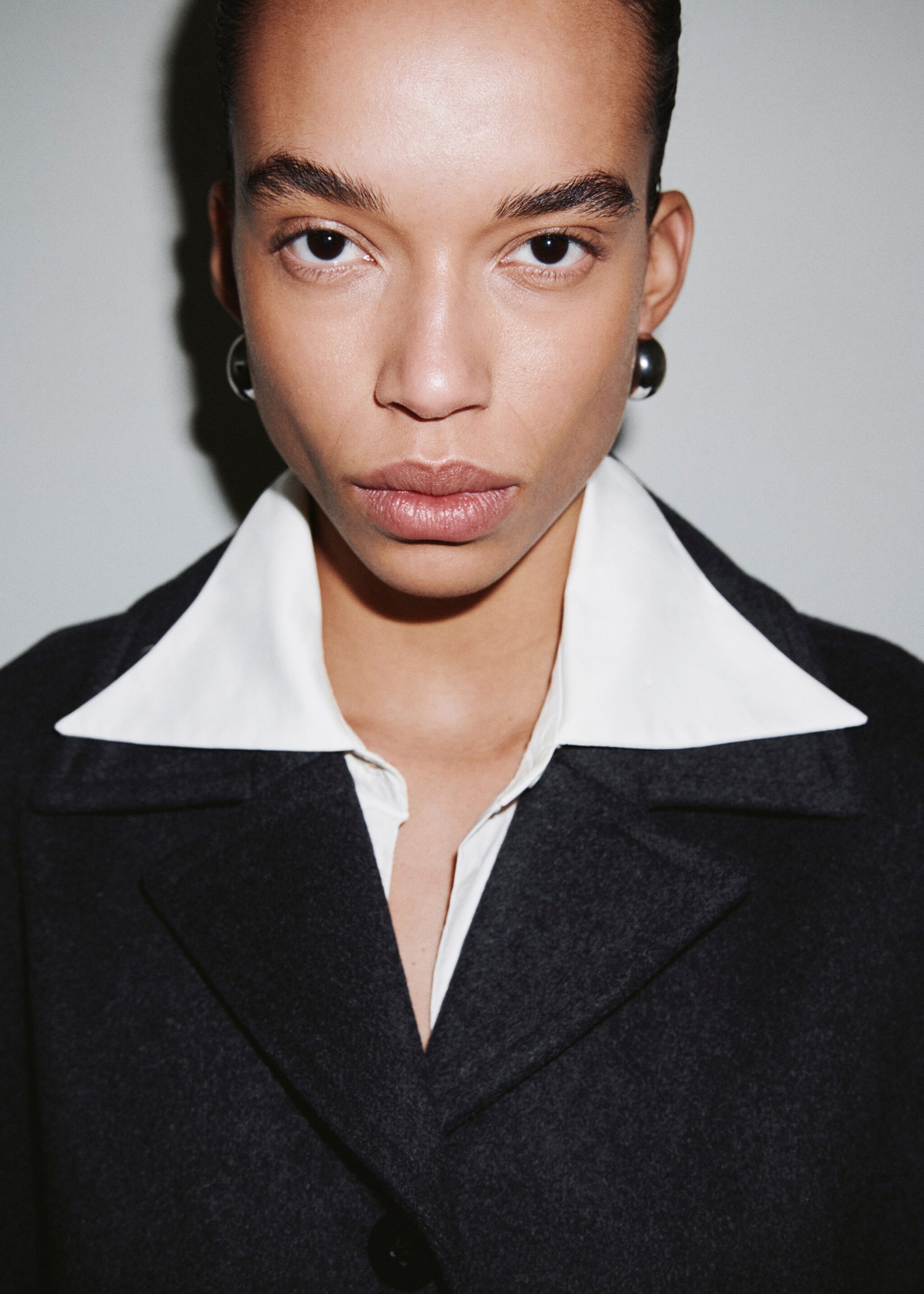 Wool-blend coat with button fastening - Details of the article 1, Grey. Ref: 27081258-00.