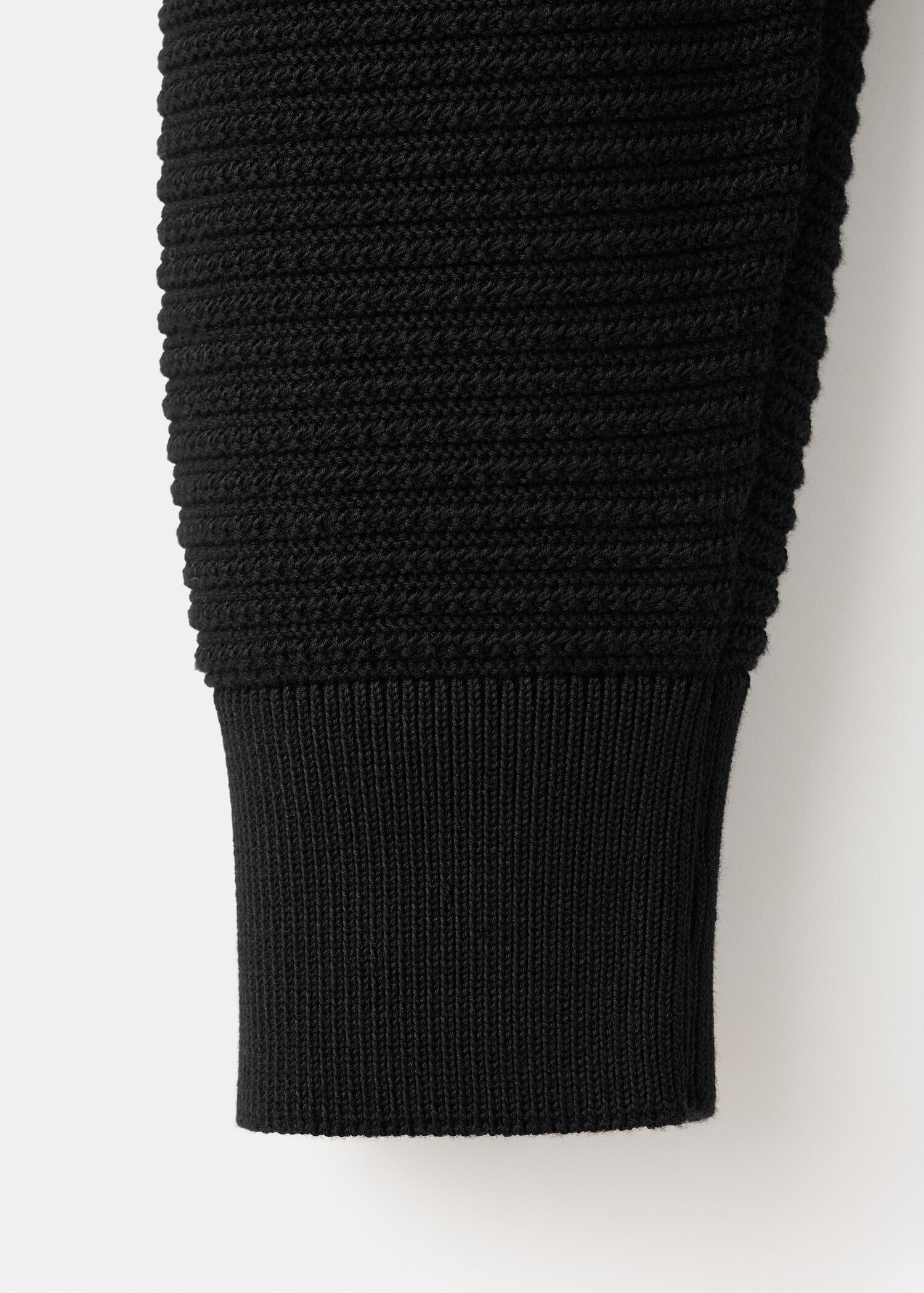 Structured knitted cardigan with zip - Details of the article 0