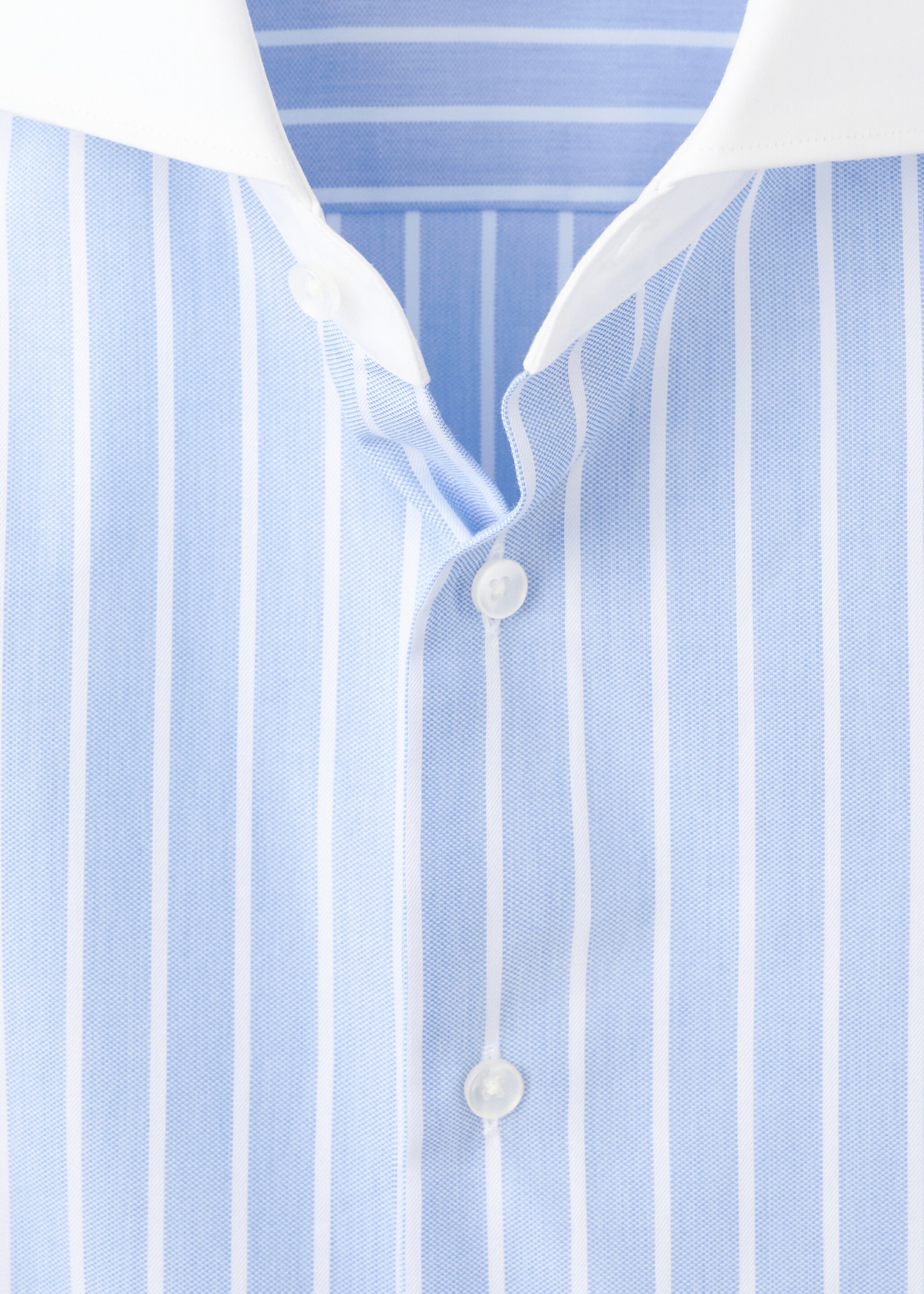 Gestreiftes Slim-Fit-Anzughemd - Detail des Artikels 8, Himmelblau. Ref: 27081260-00.