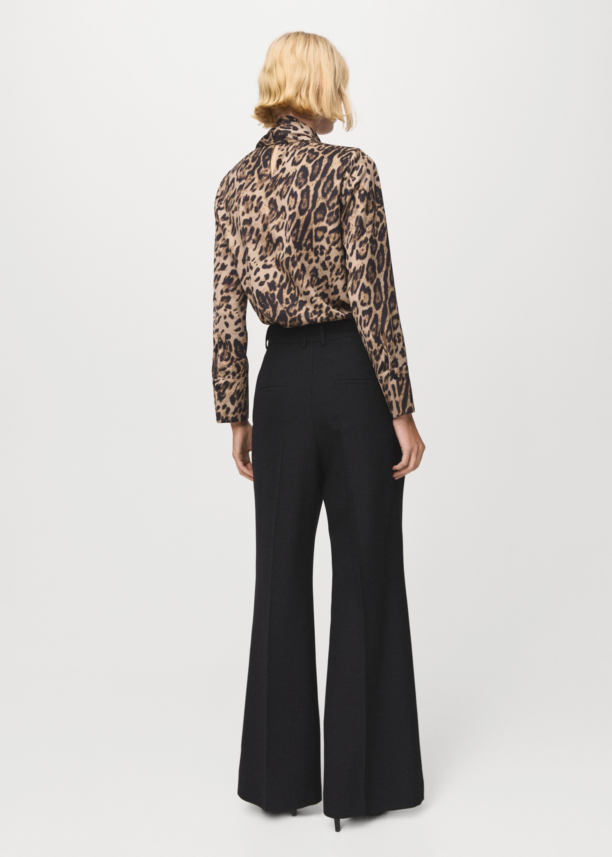 Blusa animal print fular - Reverso del artículo, Negro. Ref: 27081265-00.