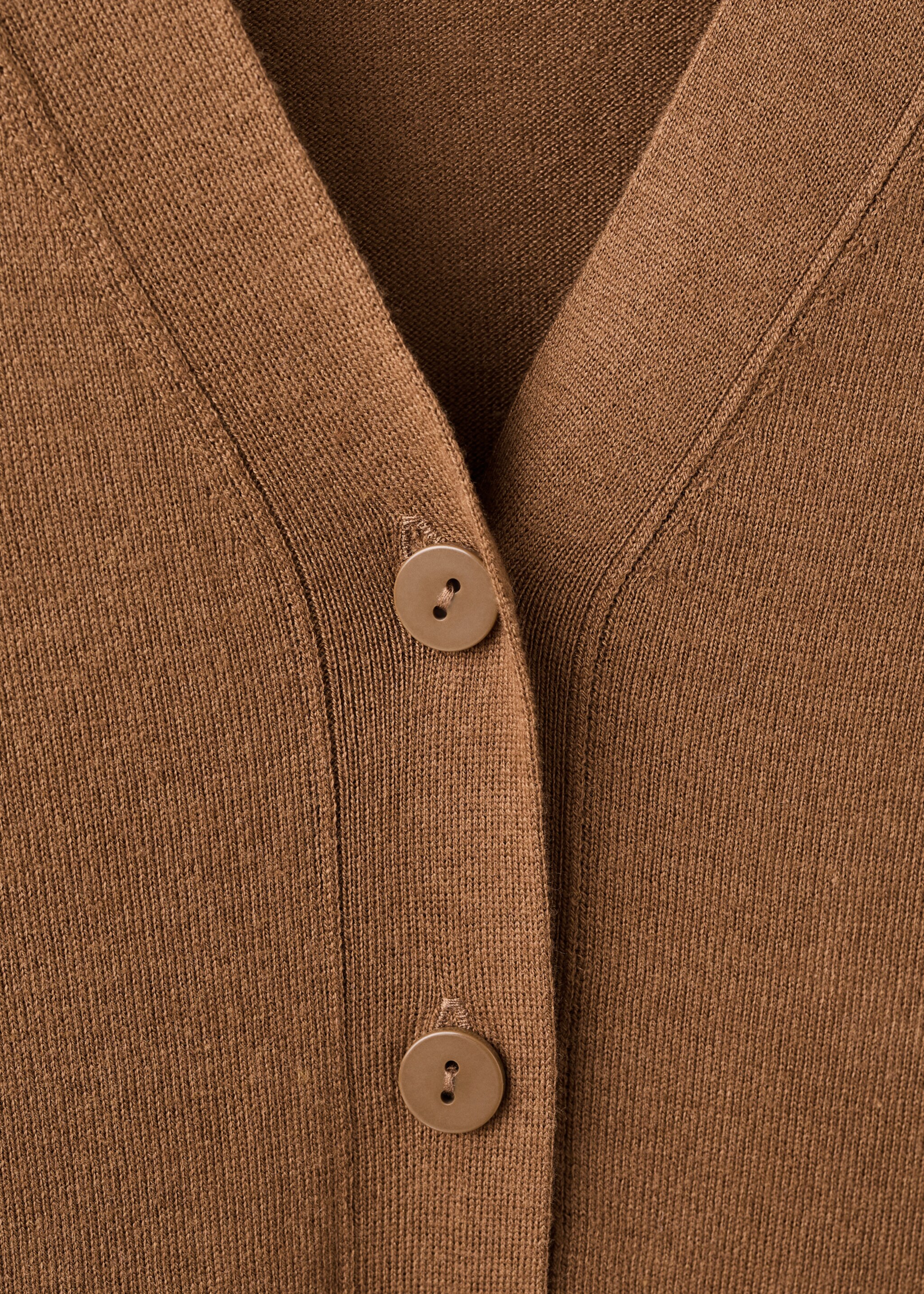 Cardigan maille col V - Détail de l'article 8, Tabac. Ref: 27081269-00.