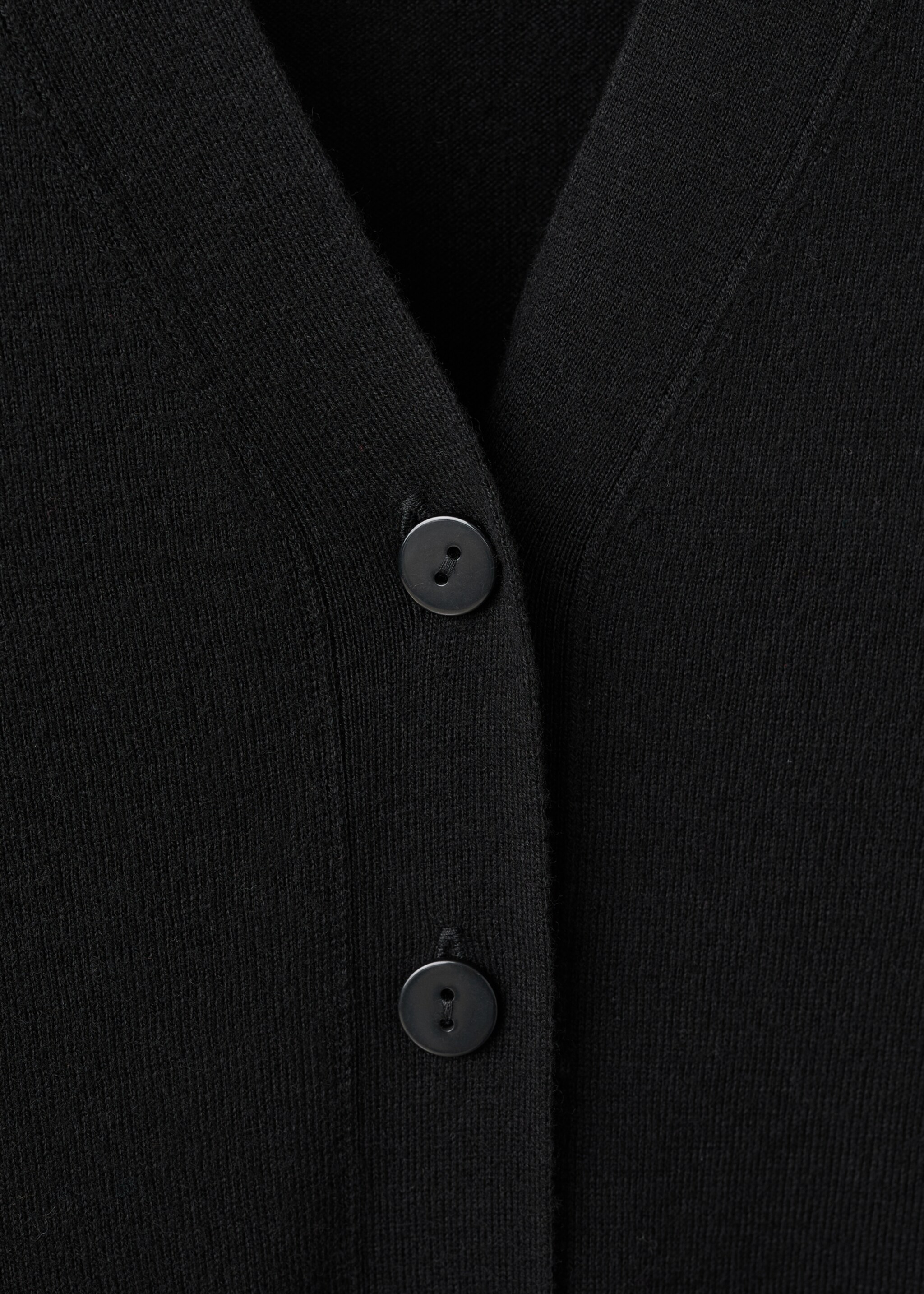 V-neck knitted cardigan - Details of the article 8, Black. Ref: 27081269-00.