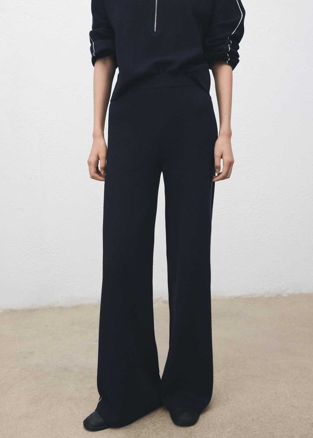 Contrast stripe straight pants