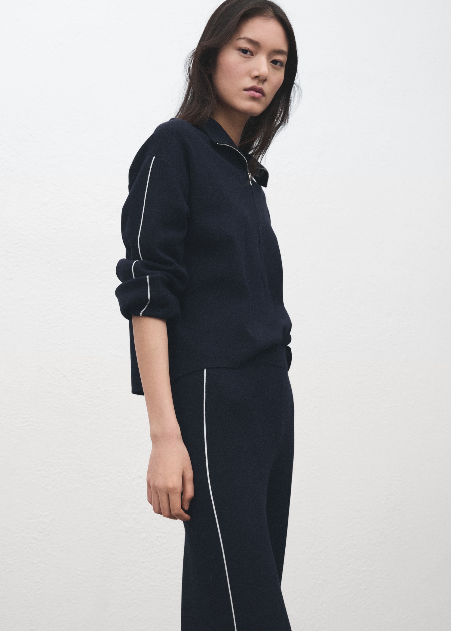 Contrast stripe straight trousers - Details of the article 1