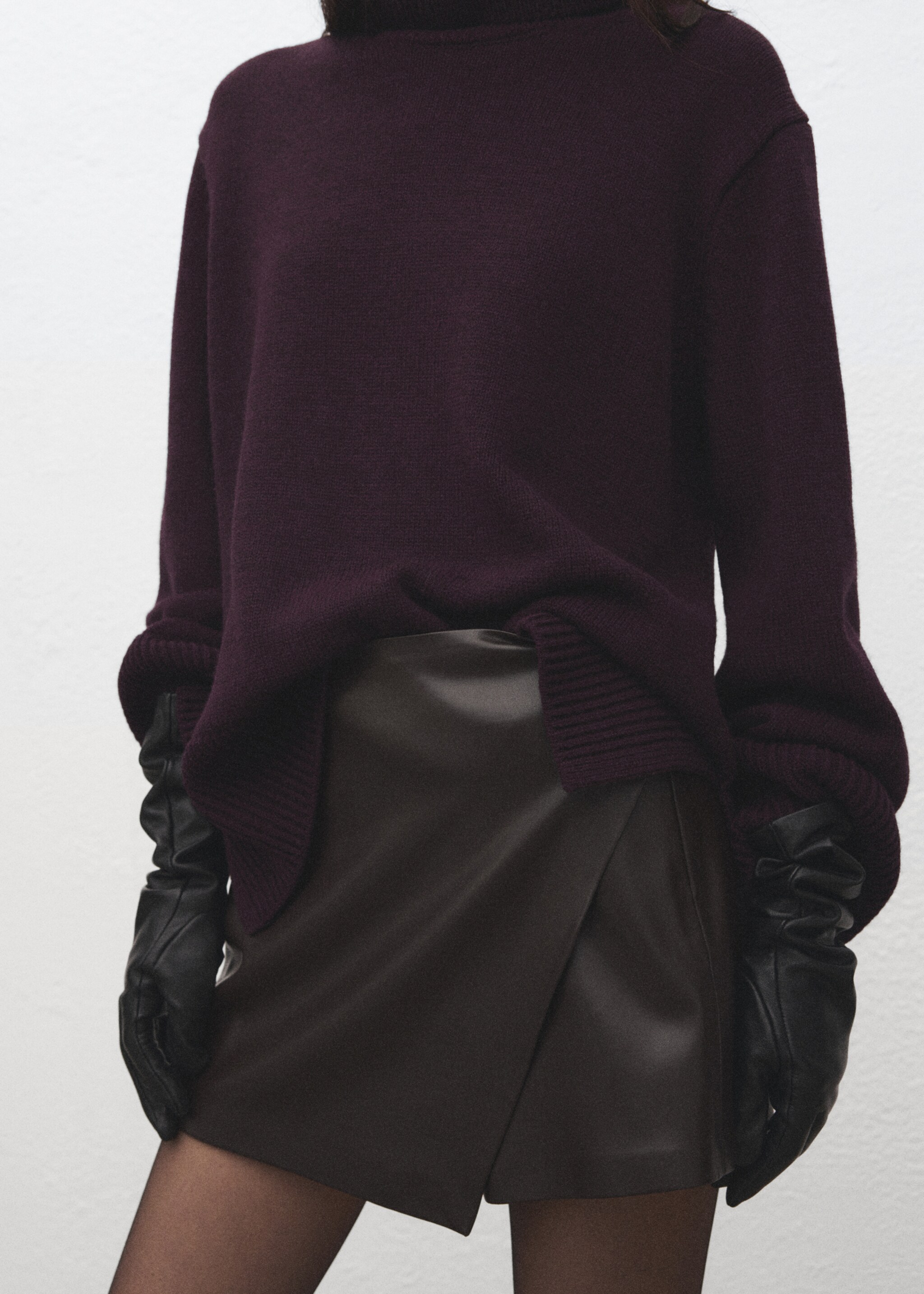 Faux-leather culottes - Details of the article 2, Chocolate. Ref: 27081301-00.