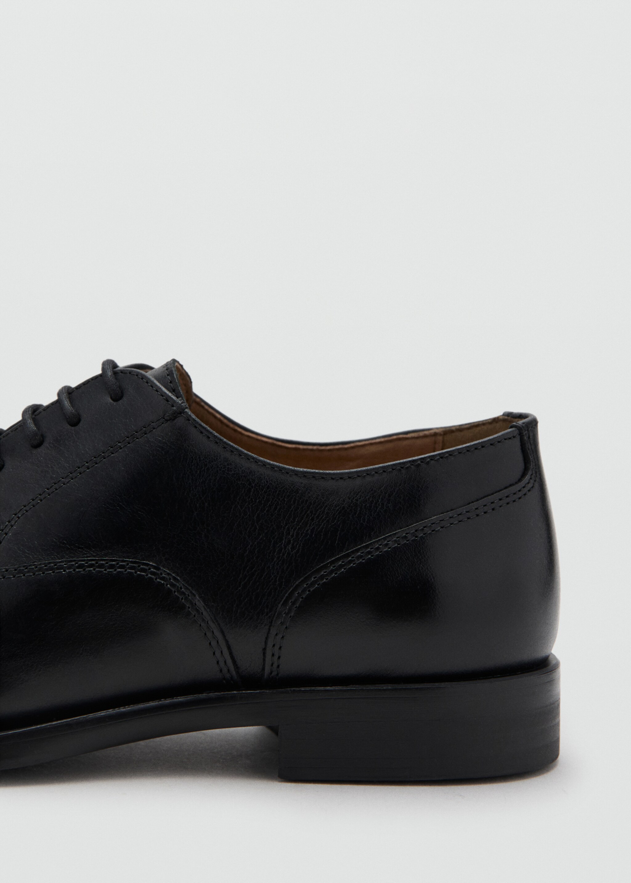 Oxford style leather shoe - Details of the article 1, Black. Ref: 27081302-00.