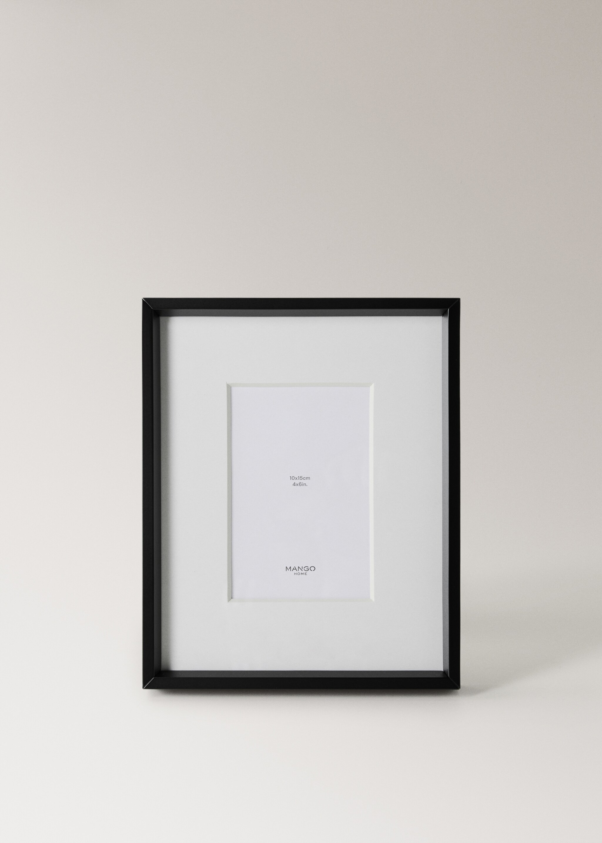 Middelgrote passe-partoutlijst - Artikel zonder model, Zwart. Ref: 27081303-00.